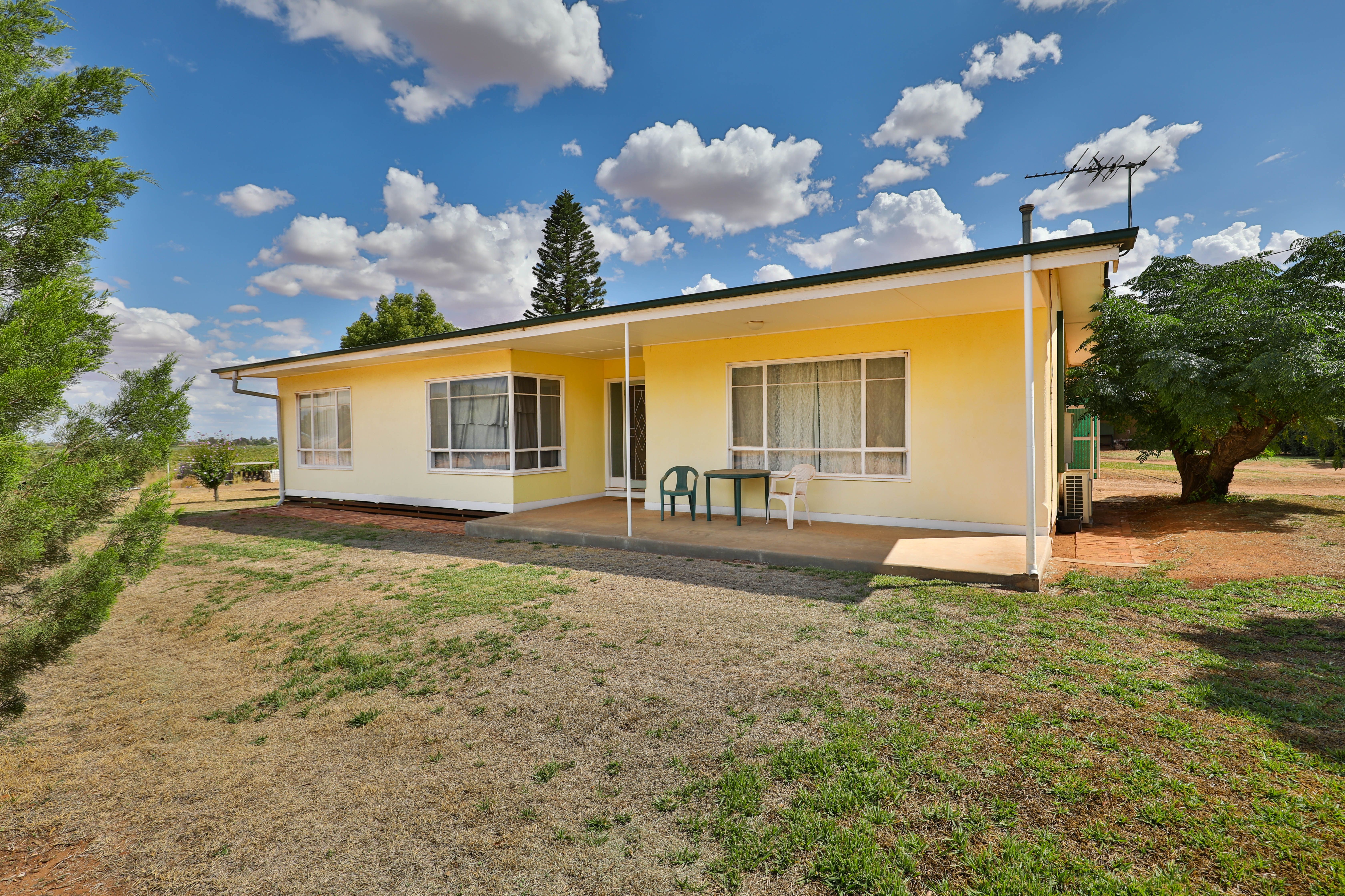 28 Old Dairtnunk Road, Irymple, VIC 3498