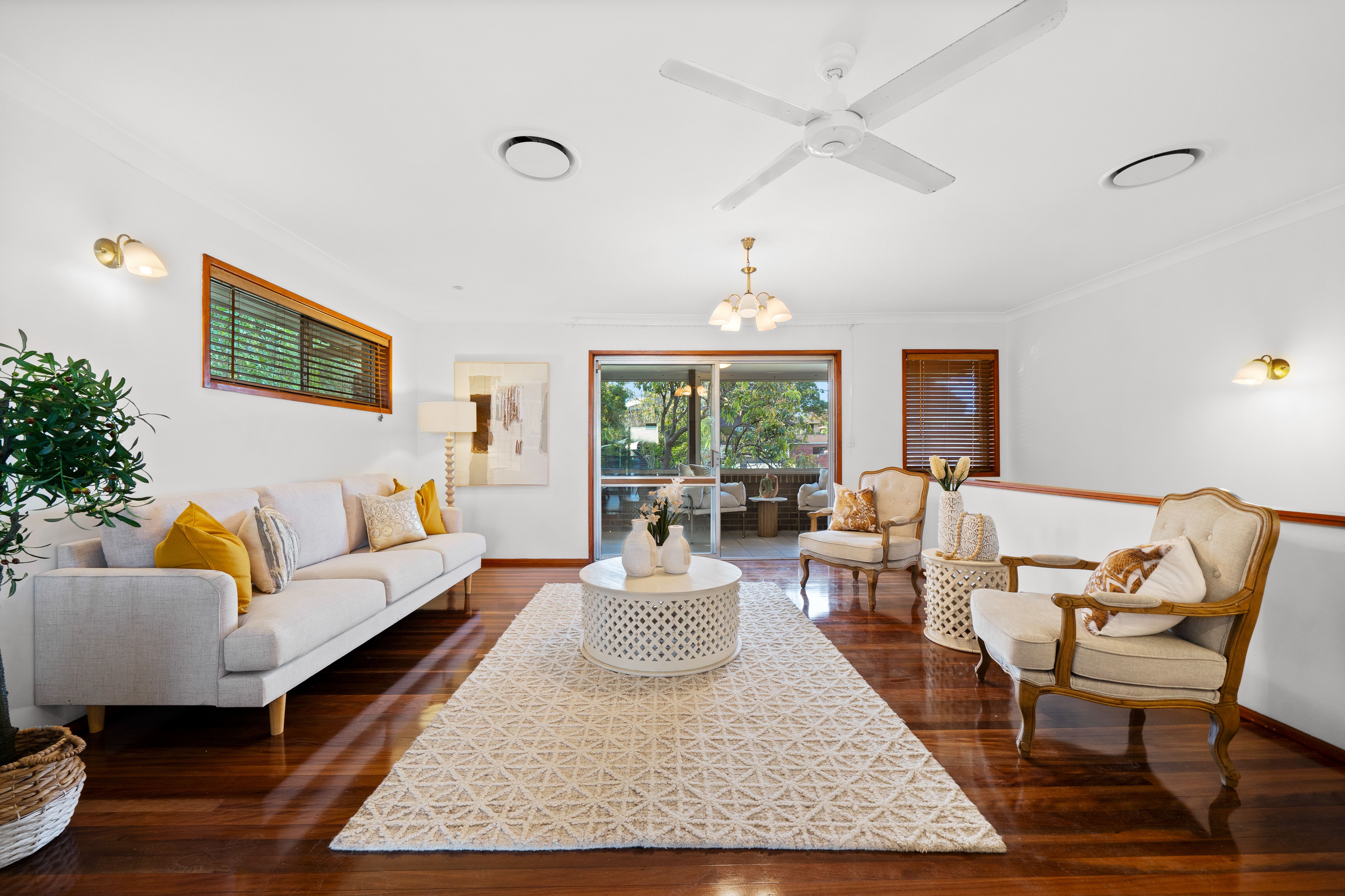 11 Fernshaw Street, Macgregor, QLD 4109