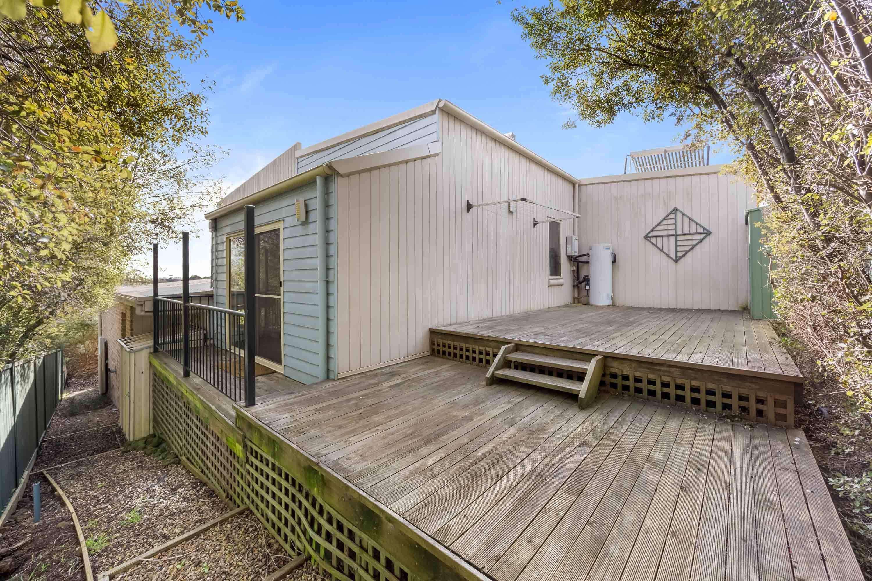 327 Richards Street — photo 11 of 12