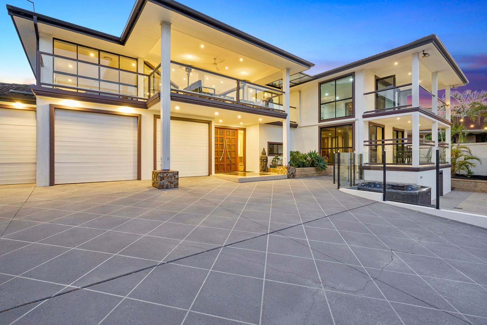6 Bligh Court, Benowa, QLD 4217