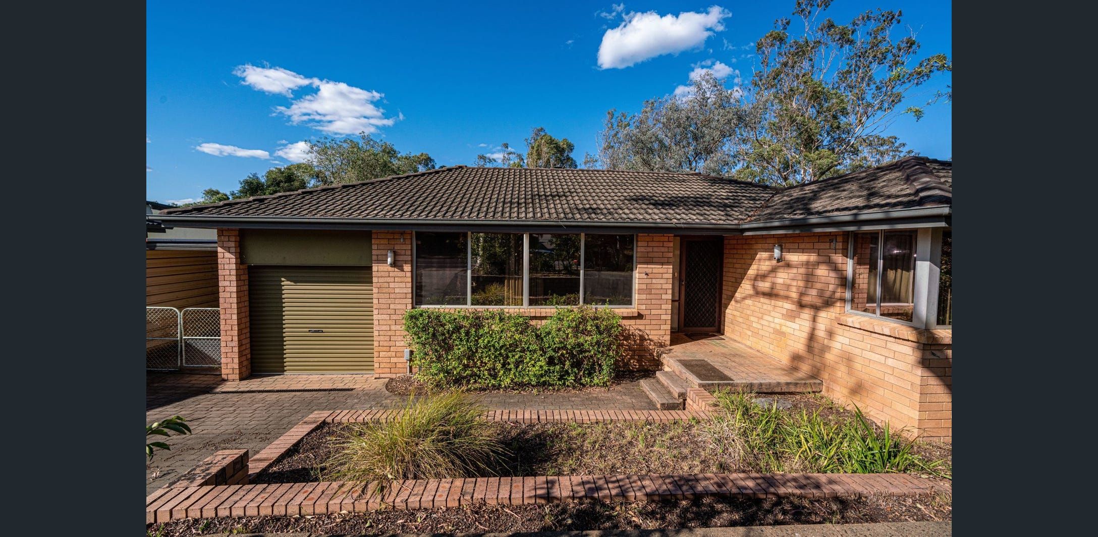 246 The Parkway, Bradbury, NSW 2560