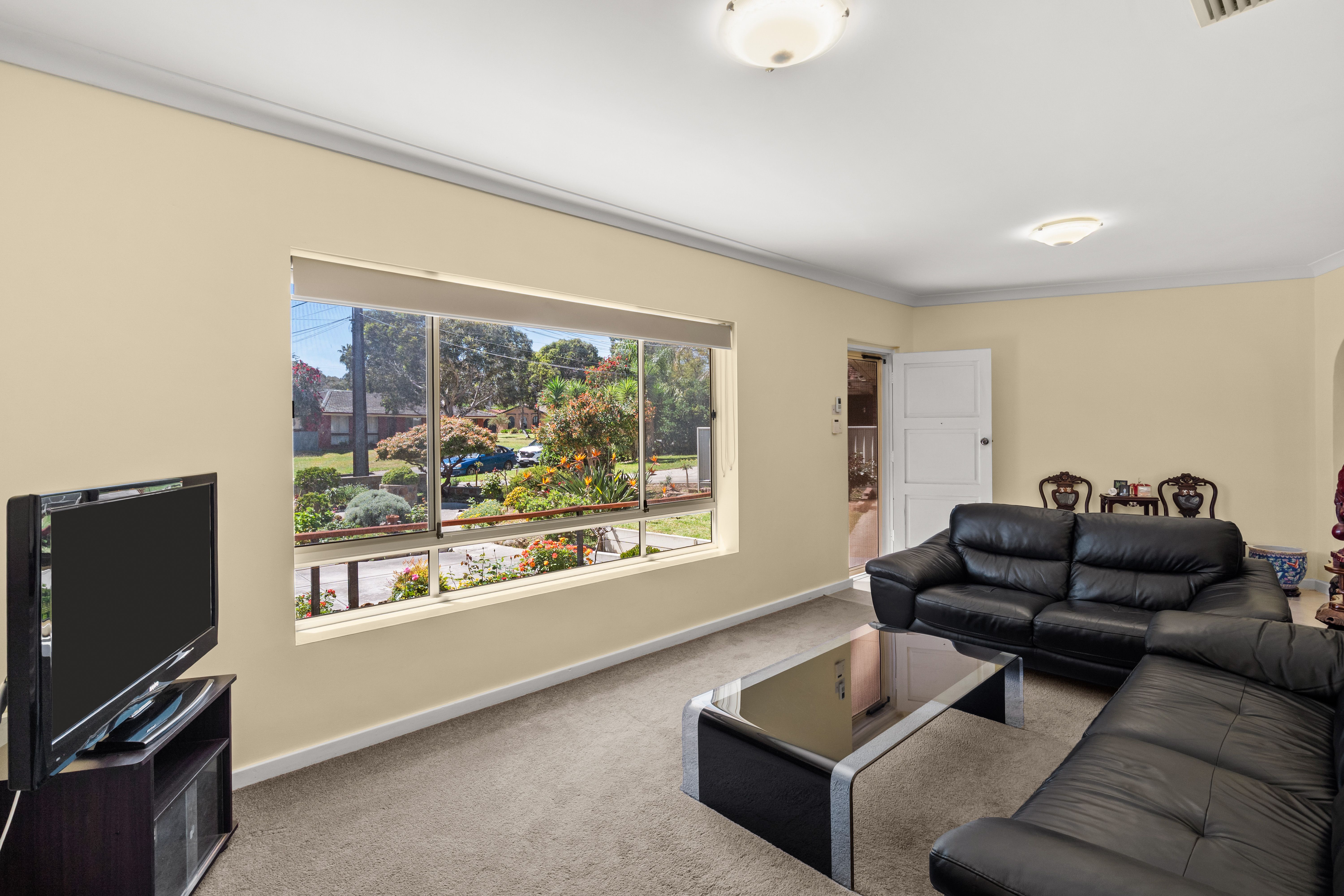 45 Loch Lomond Drive — photo 4 of 23