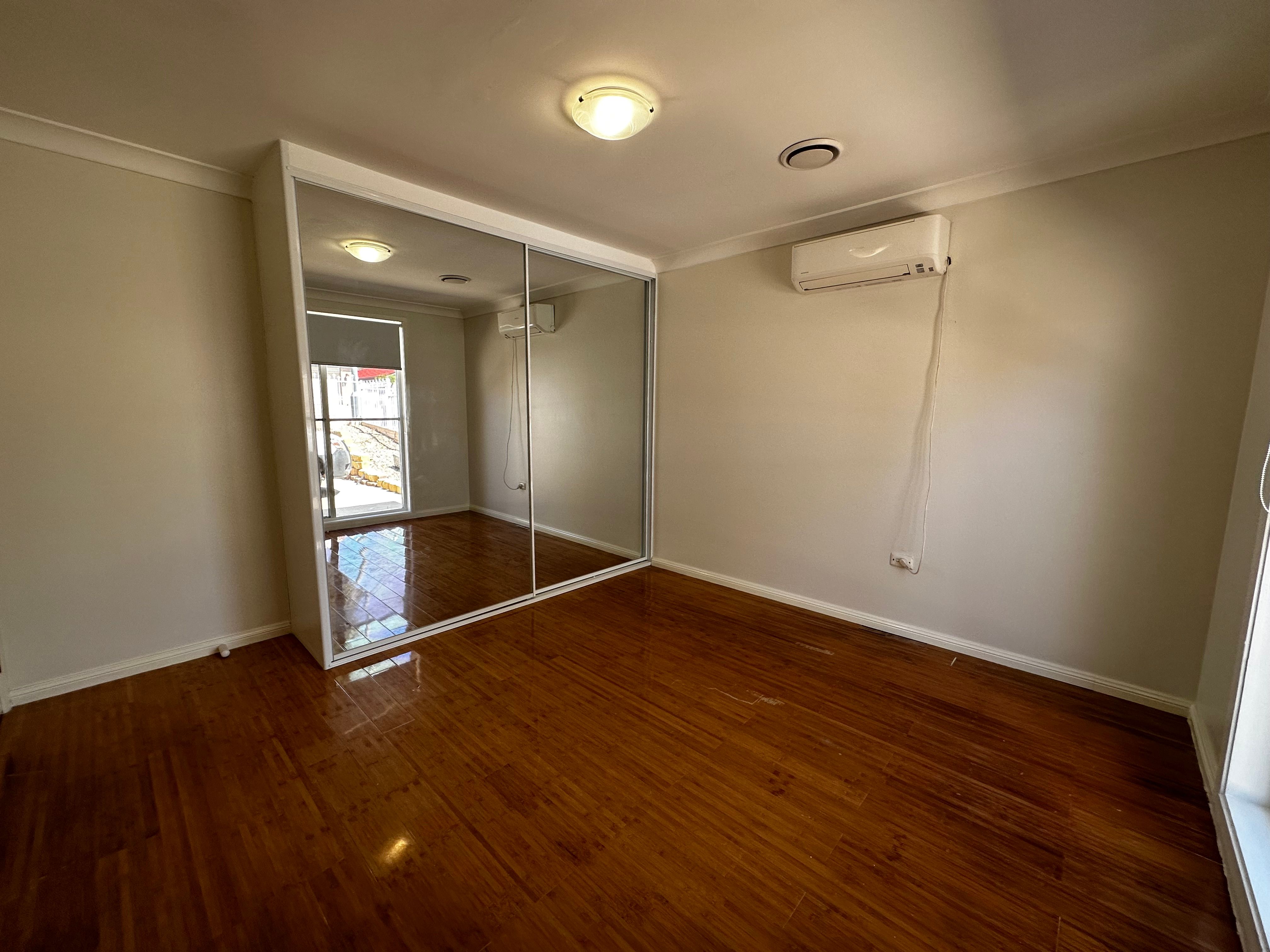 16 Hennesy Crescent — photo 6 of 11