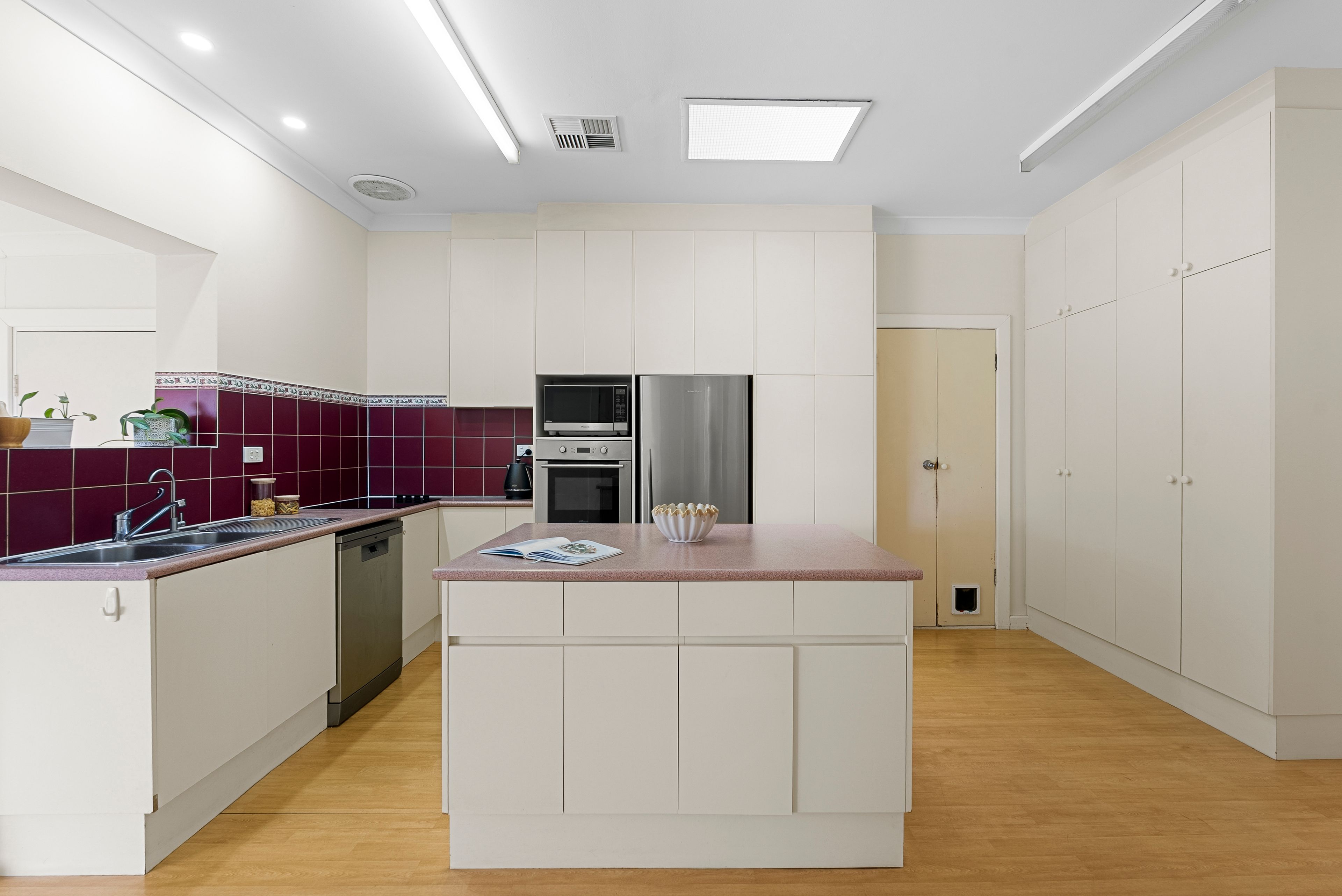 15 Newland Avenue — photo 5 of 20