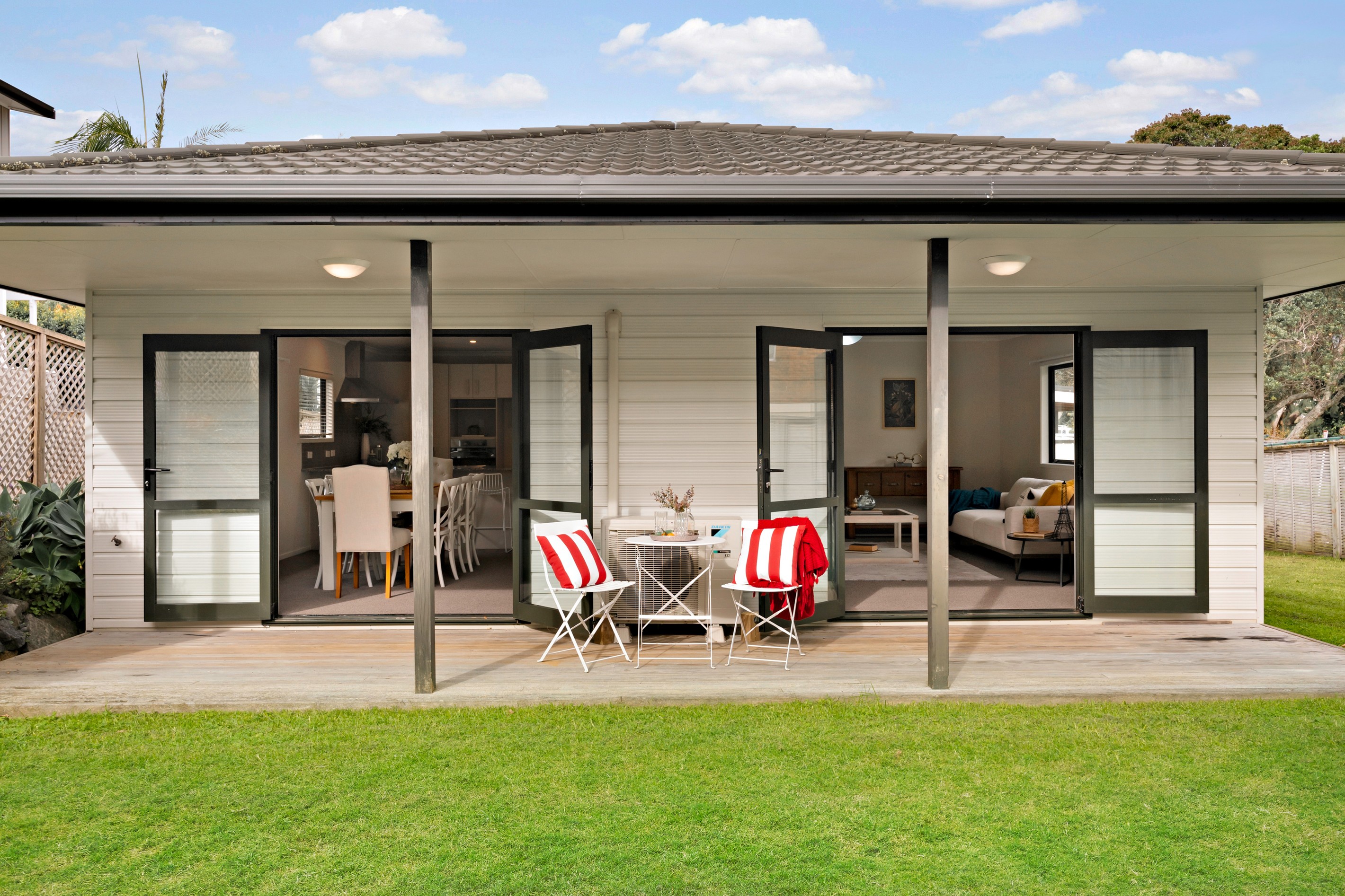 4 Marine Parade, Mellons Bay, Manukau City