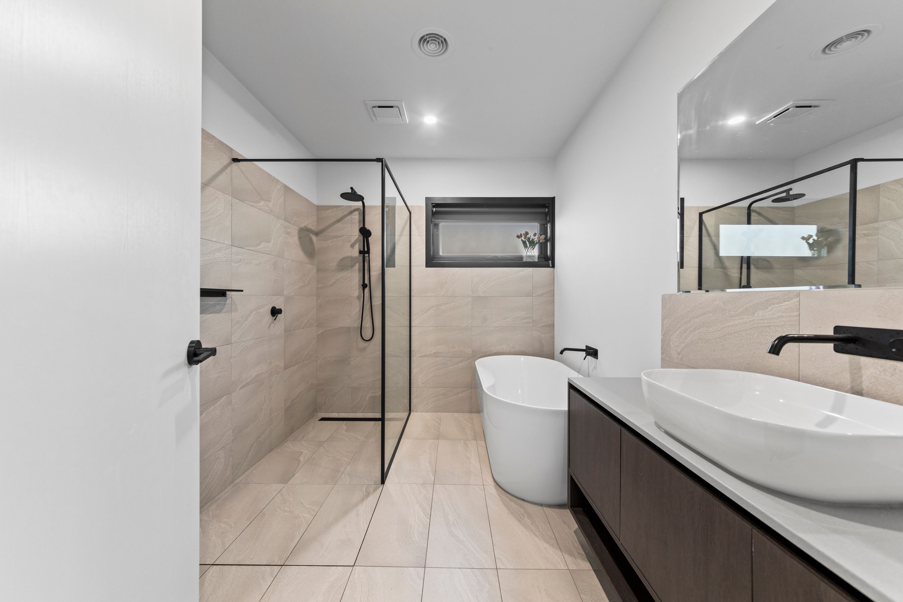 3 Jules Way — photo 8 of 12