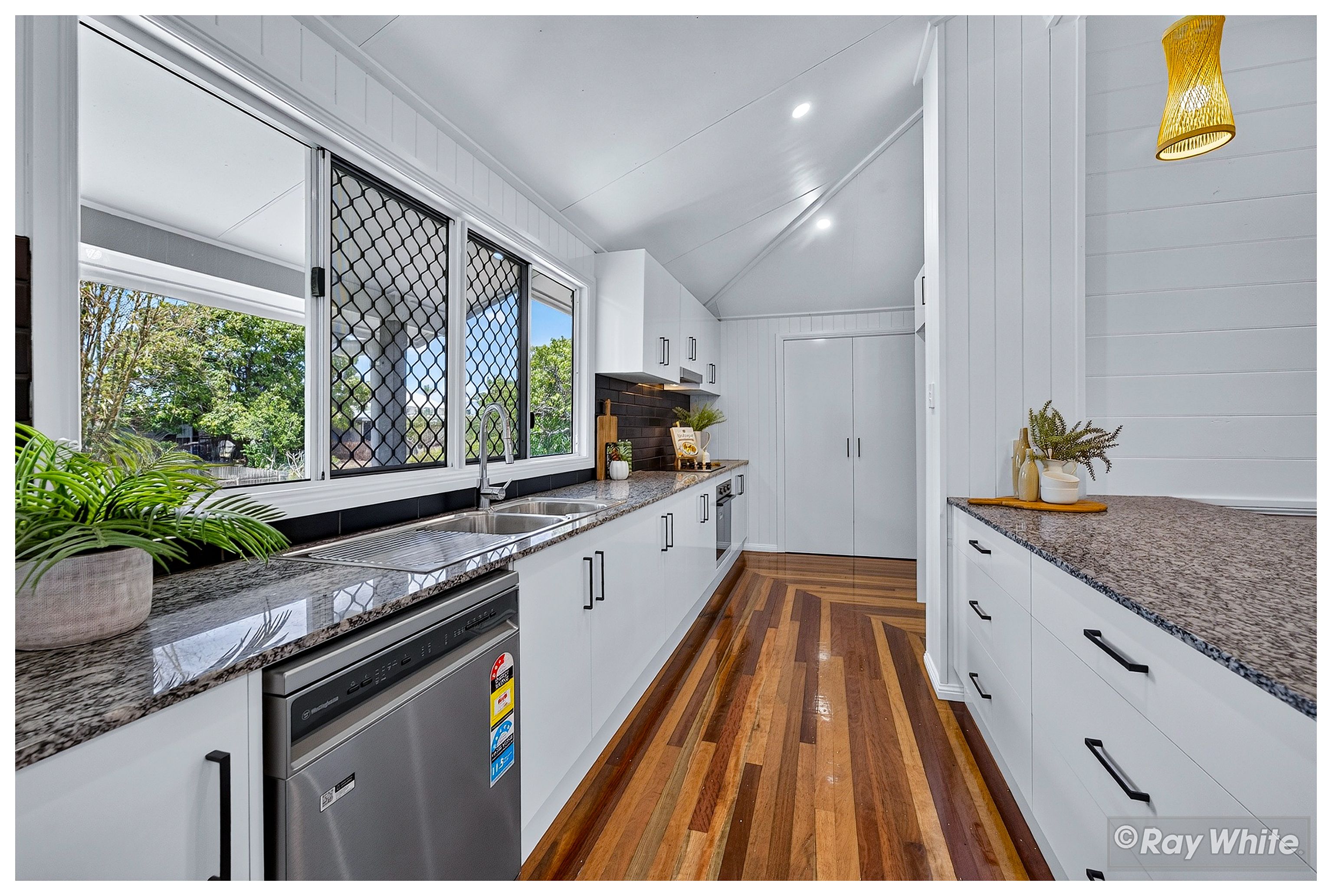 24 Pilkington Street — photo 3 of 30