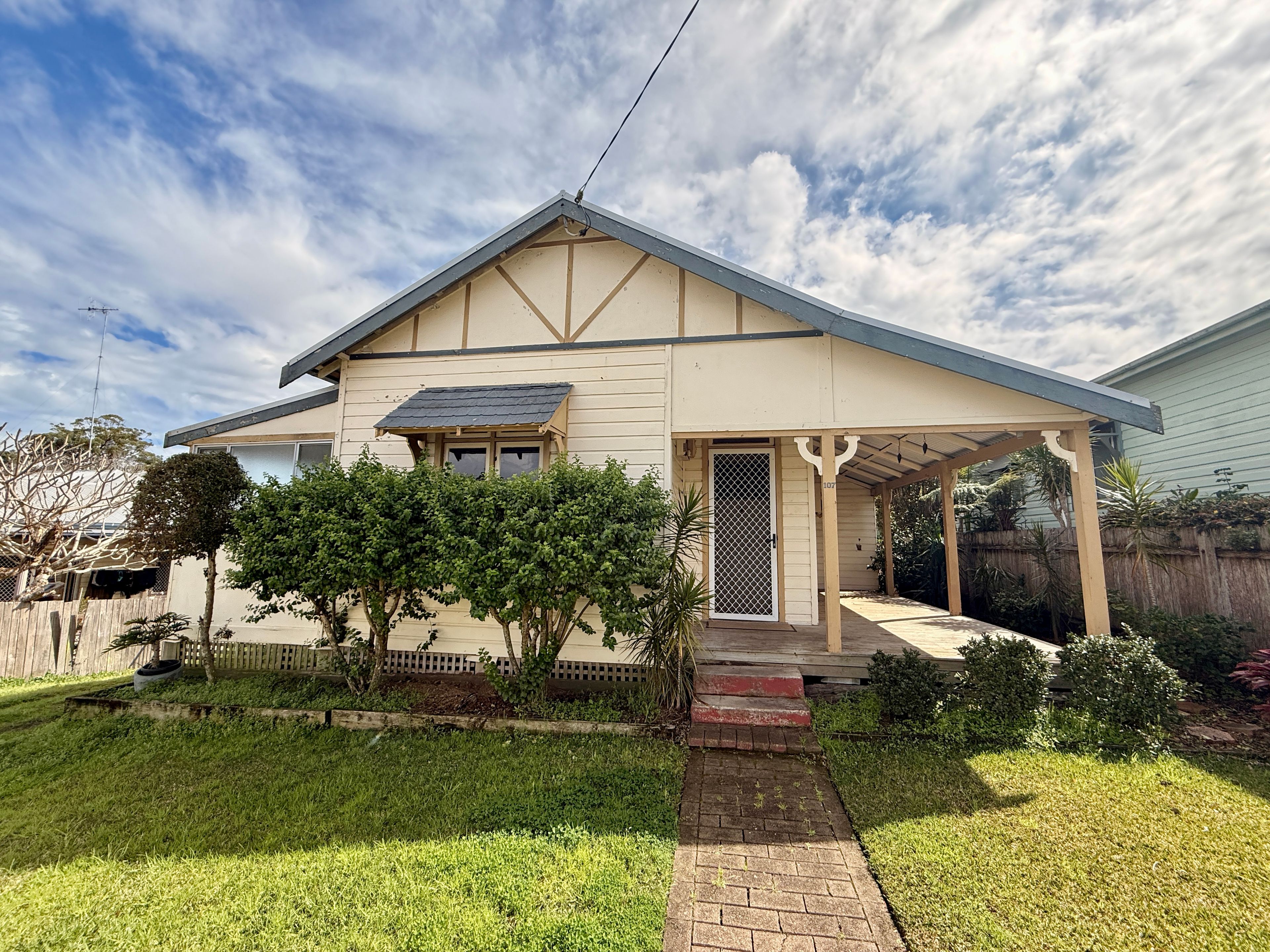 107 Wynter Street — photo from Ray White Manning Valley