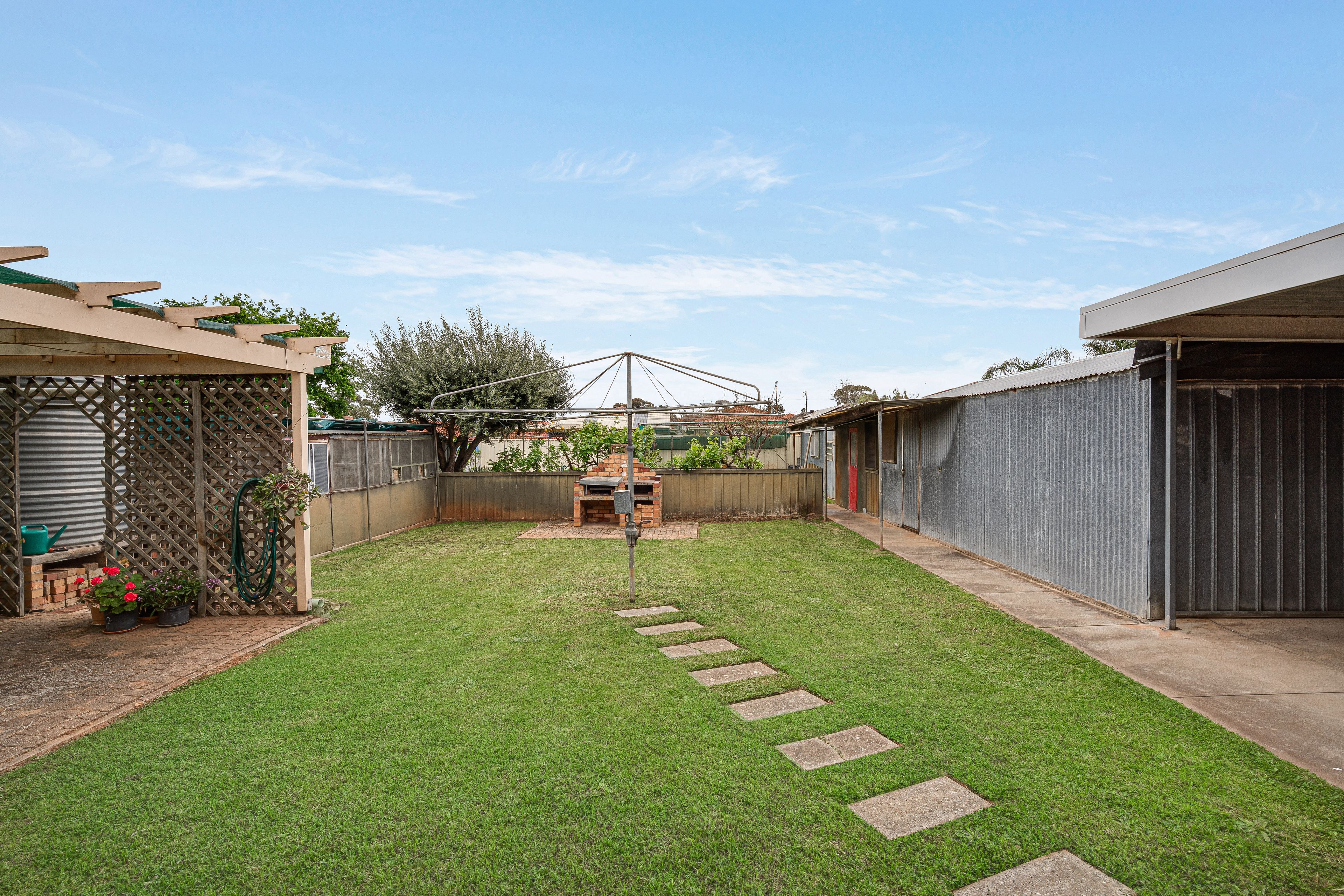 38 Ayredale Avenue — photo 18 of 23