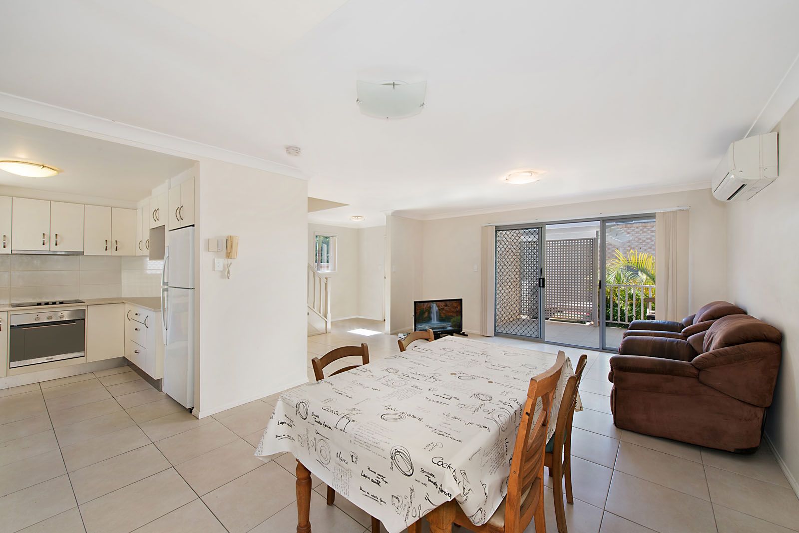 2/61 Waverley Street, Annerley, QLD 4103