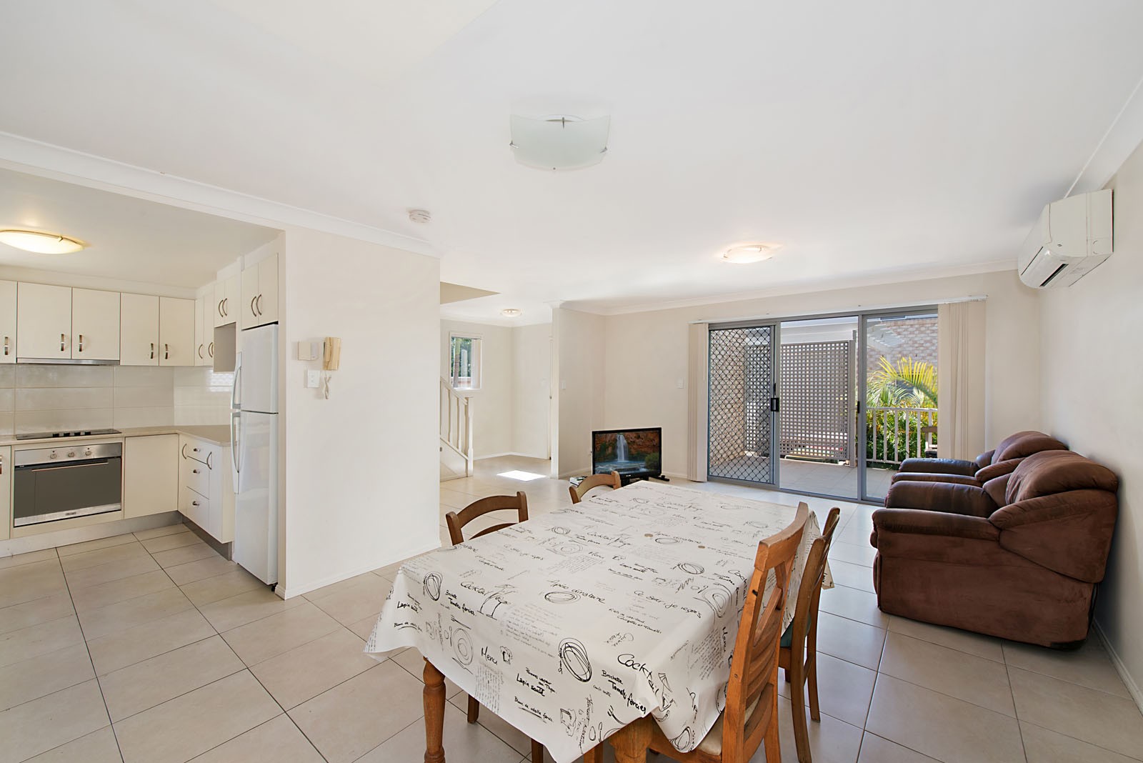 2/61 Waverley Street, Annerley, QLD 4103