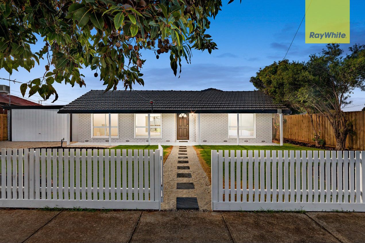 18 Kamil Street, Melton South VIC 3338