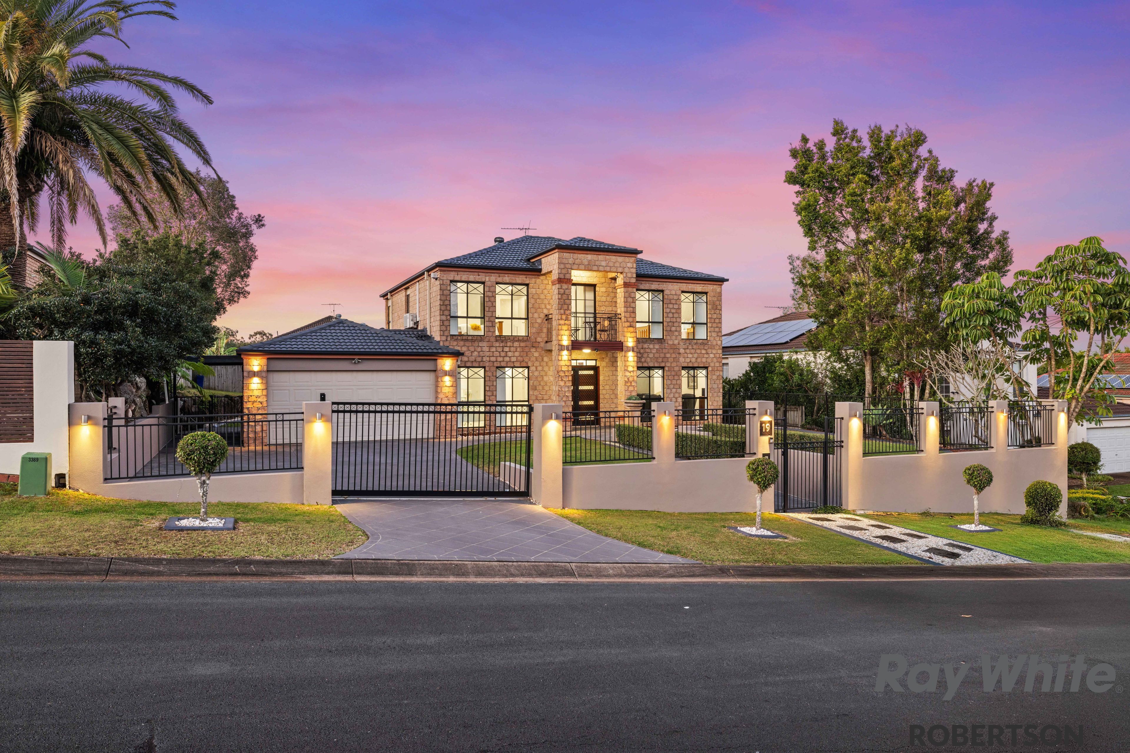 19 Regency Place, Stretton, QLD 4116