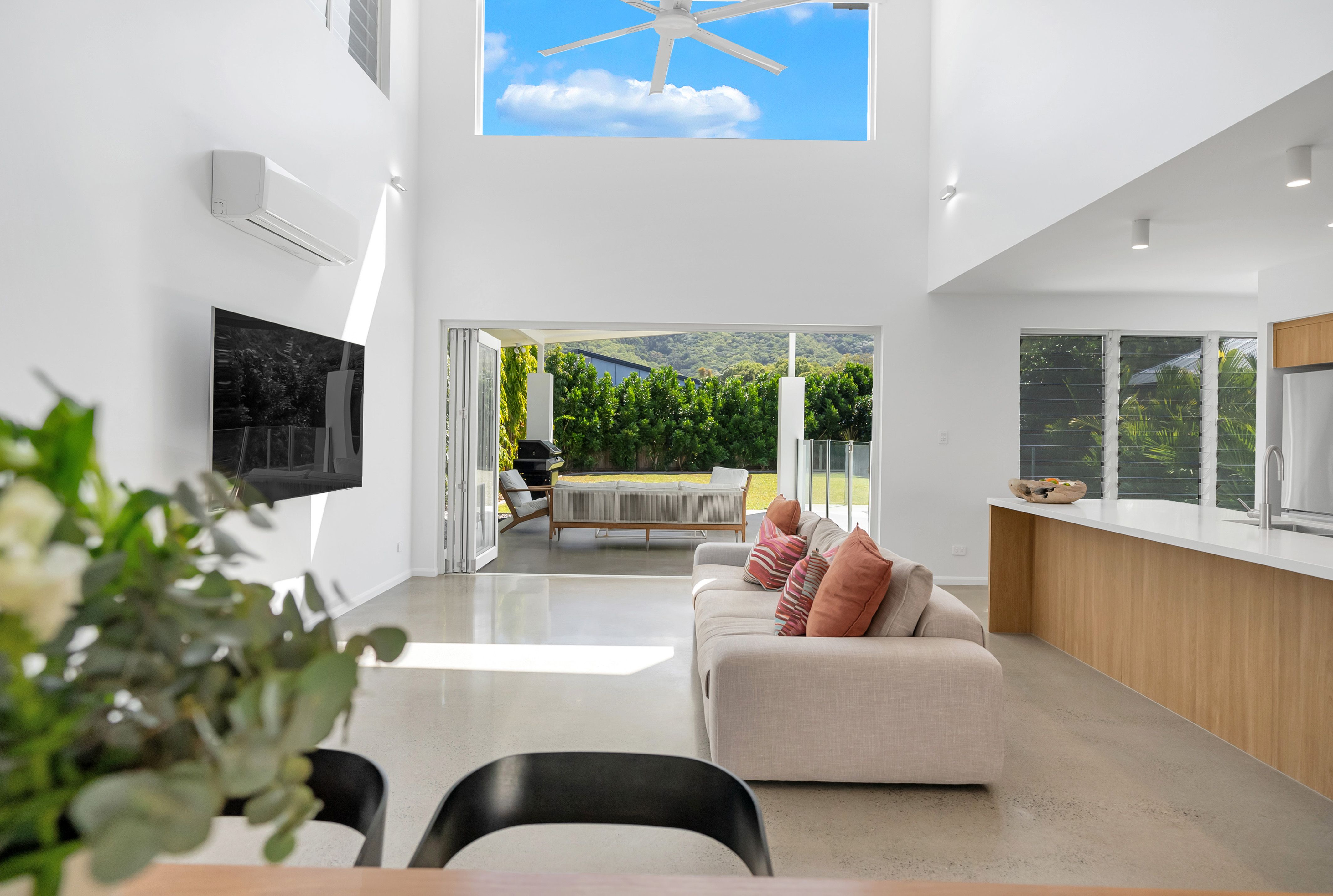 3 Beachmont Place, Palm Cove, QLD 4879