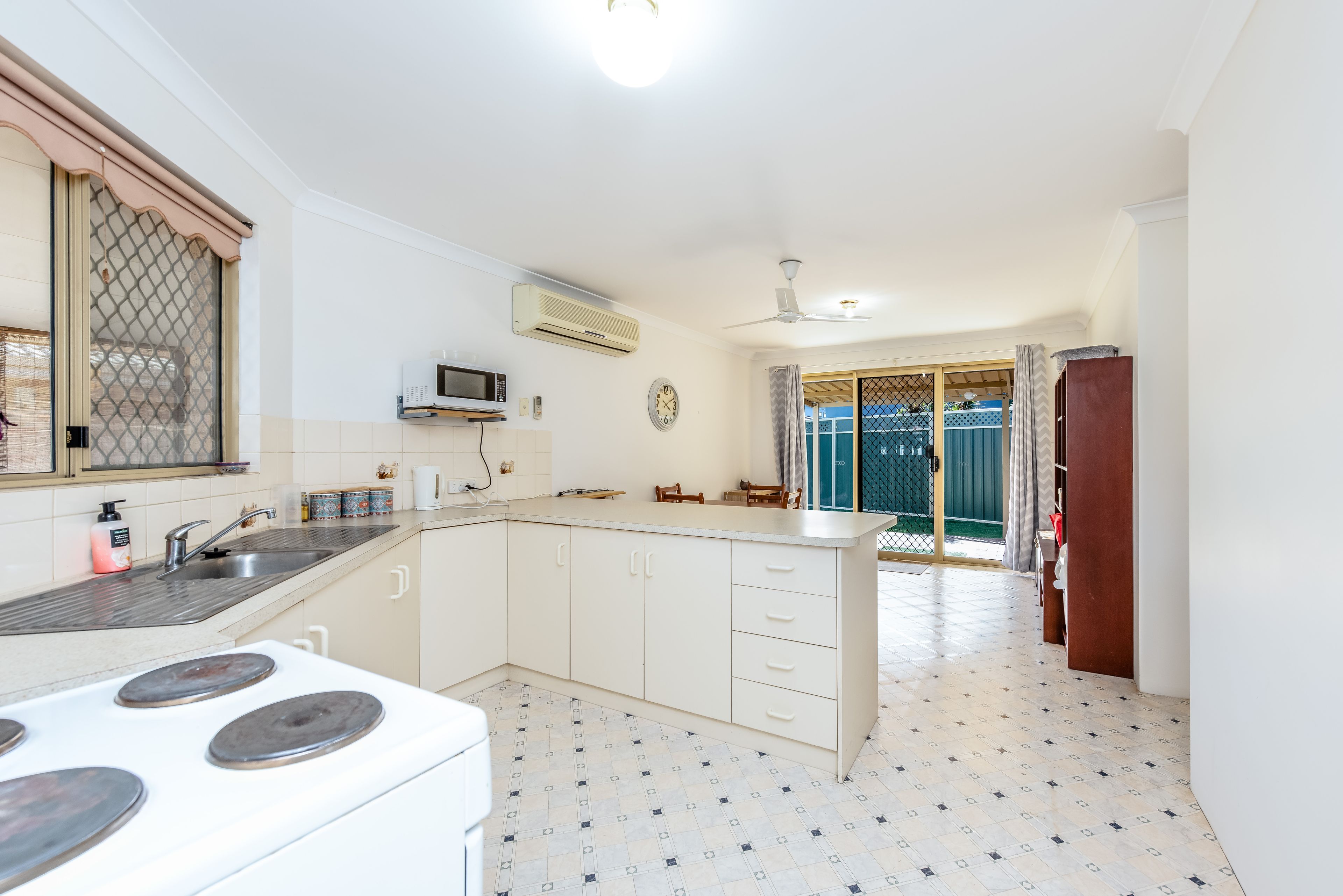 2/141 Railway Street, Bluff Point, WA 6530