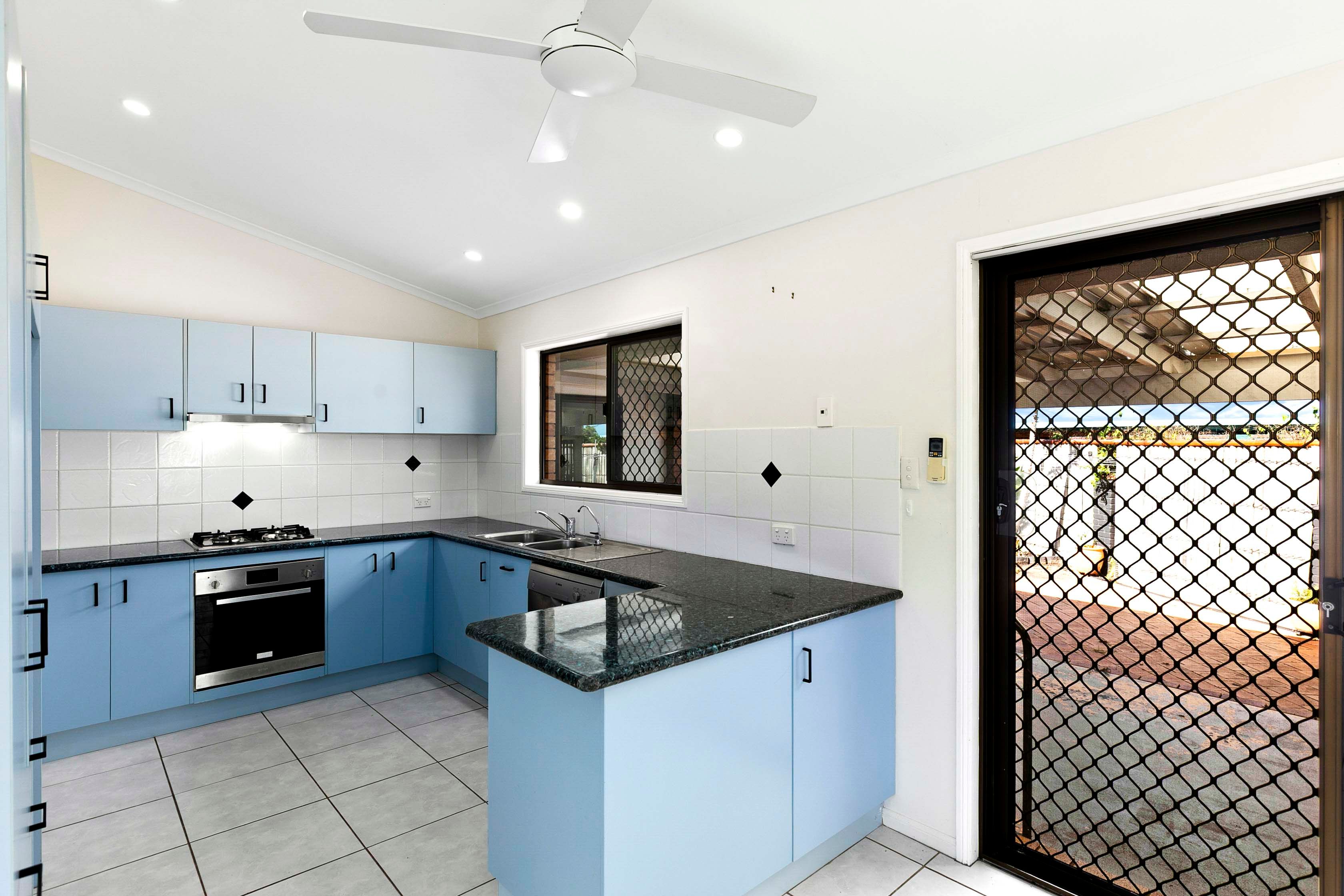 6 Jacklin Close — photo 8 of 25