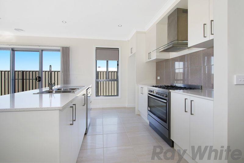 1 Yarrabee Drive, Thurgoona, NSW 2640