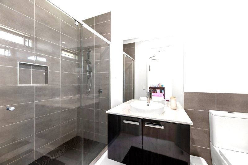 WHY BUILD WHEN YOU CAN HAVE THIS NEARLY NEW BUILD HOME! — photo 12 of 17