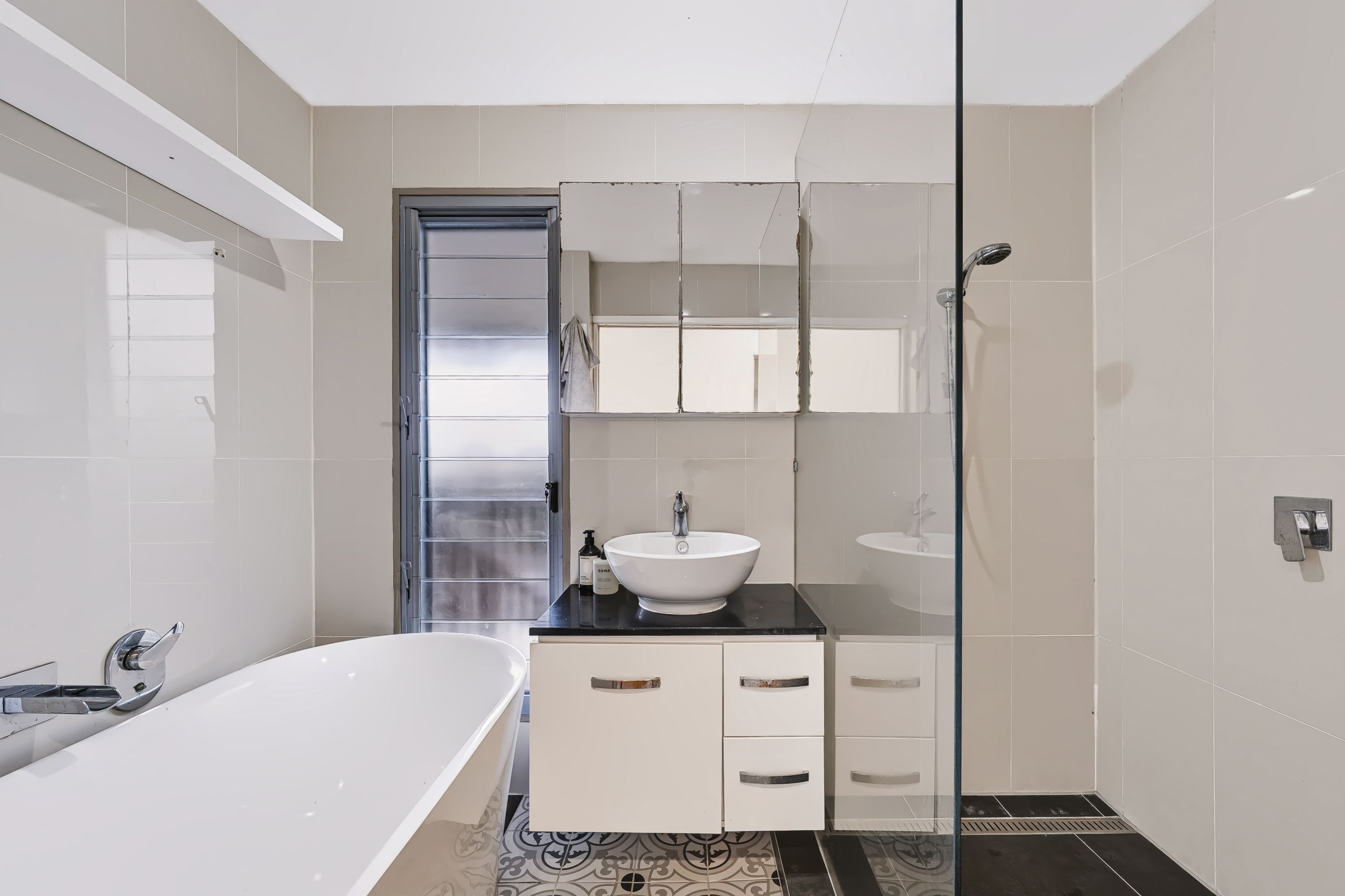 10-12 Enchelmaier Street — photo 12 of 27