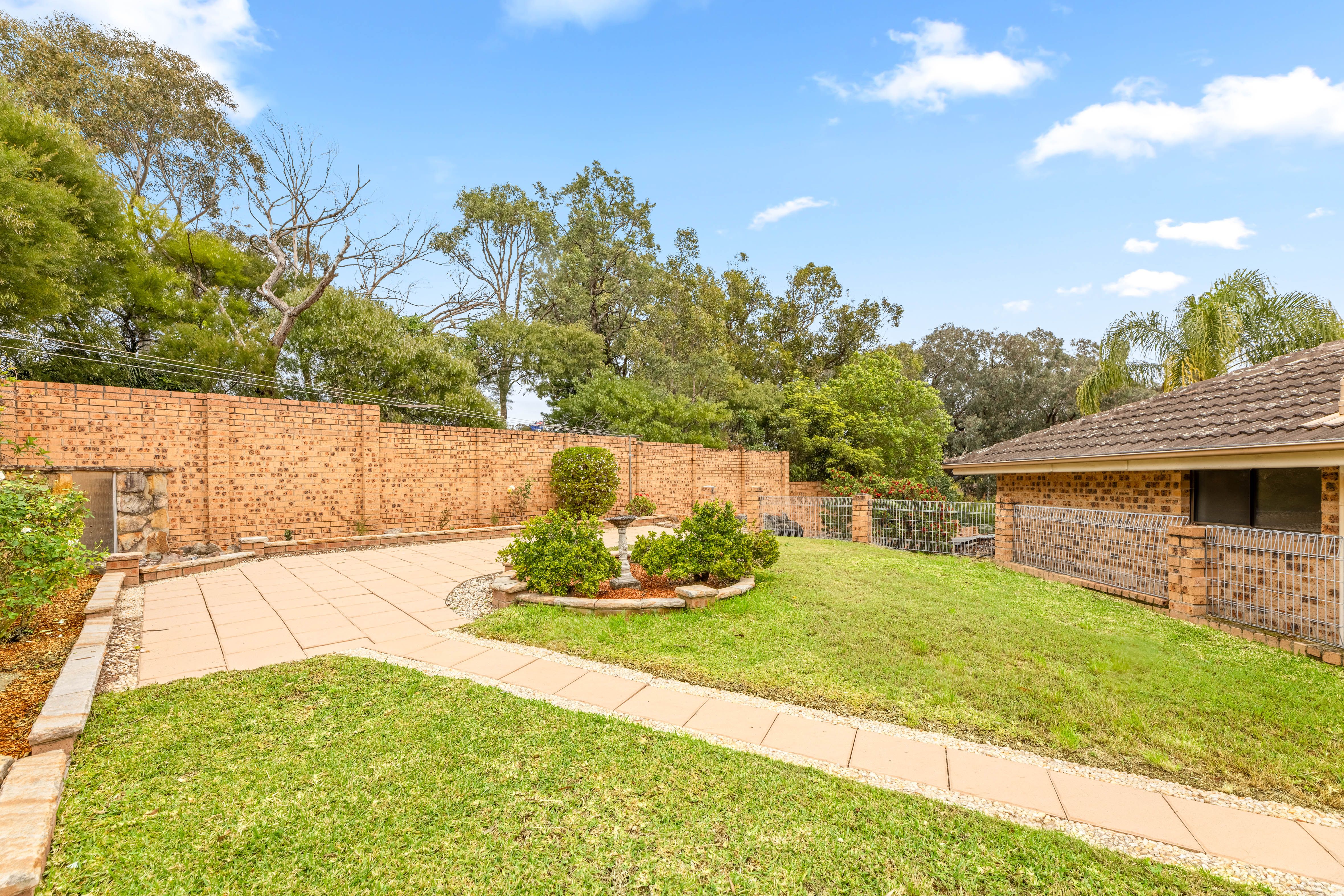 13 Hobart Place — photo 15 of 17