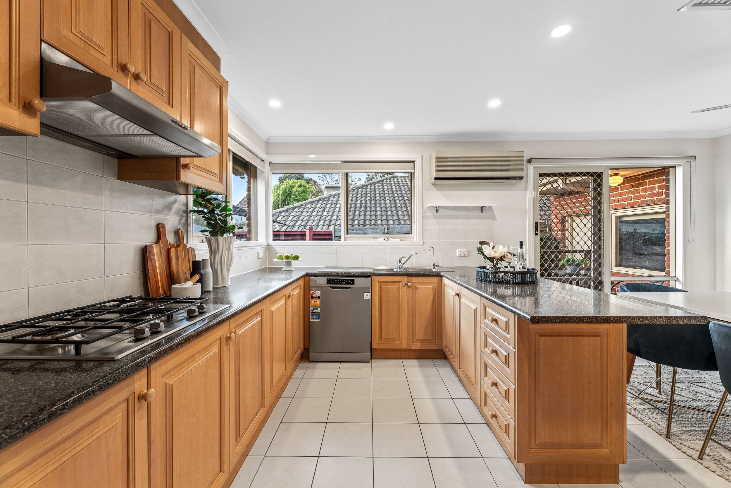 38 Branksome Grove — photo 7 of 21