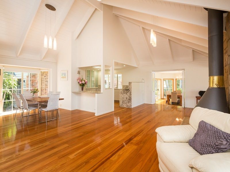 4 Heather Street, Tallebudgera, QLD 4228