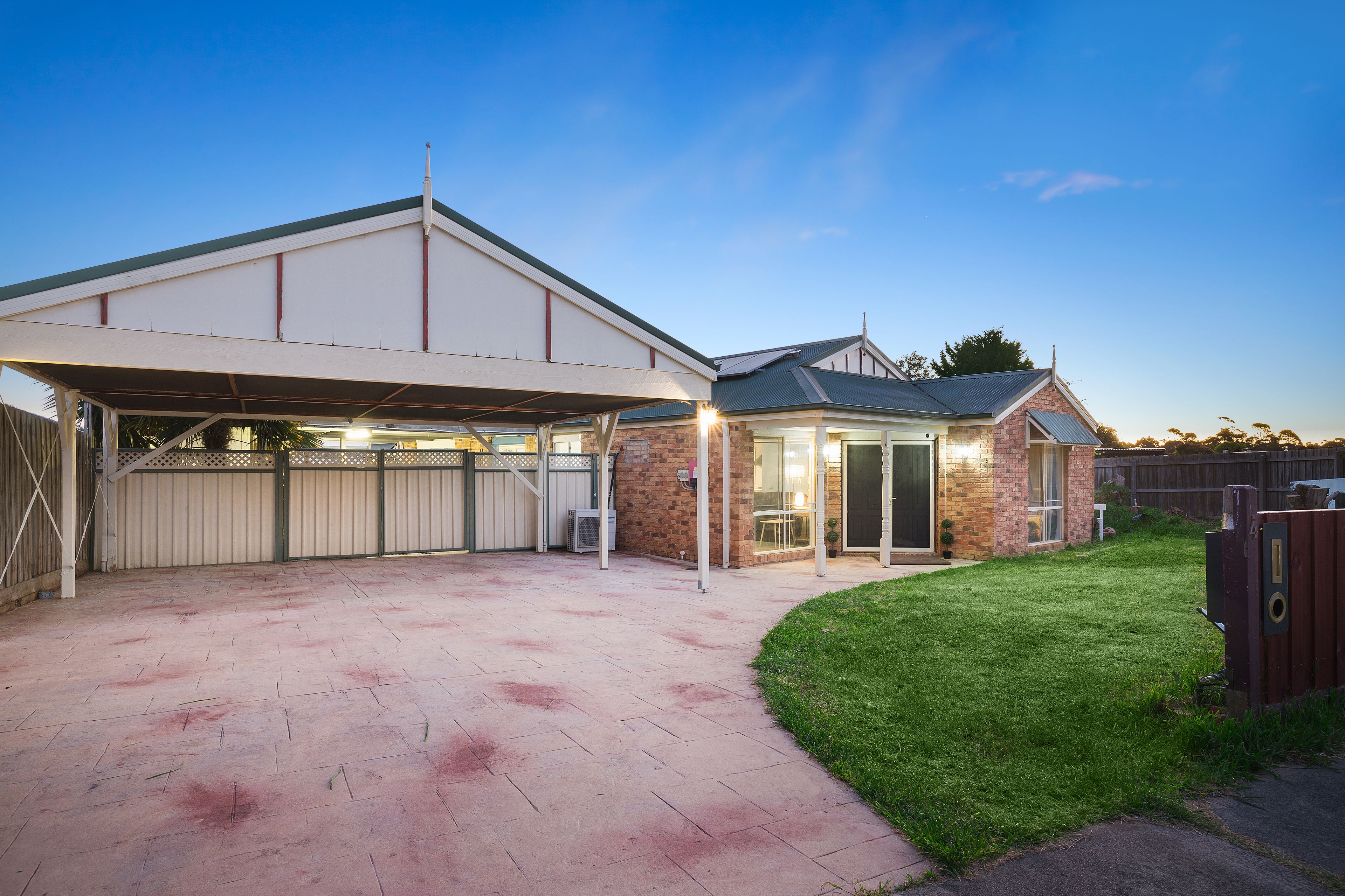 4 Jacqueline Place, Pakenham, VIC 3810
