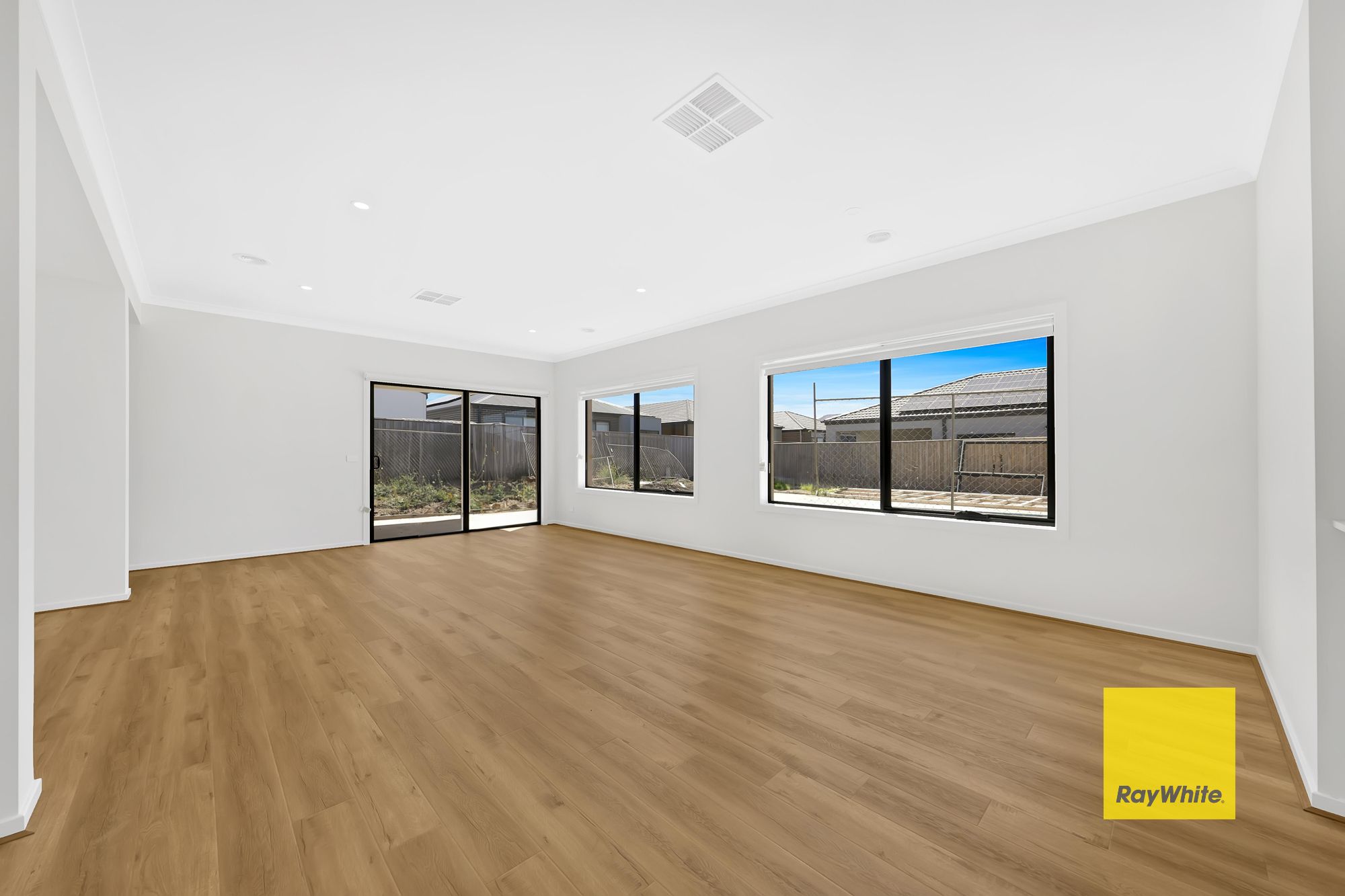 17 Ivory Road — photo 4 of 13