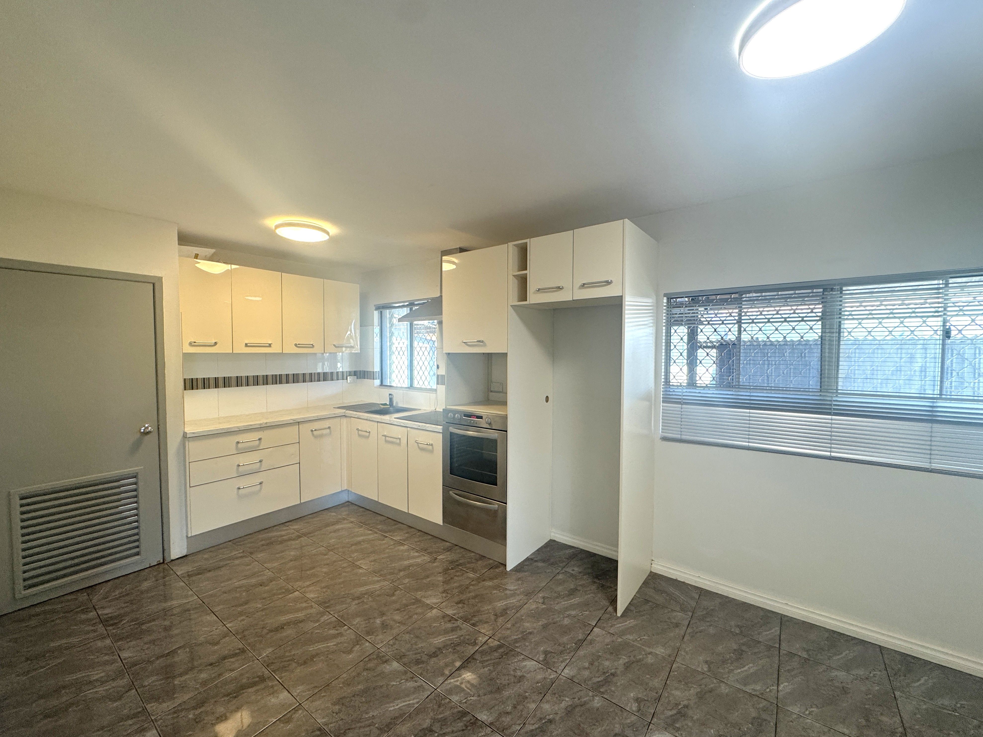66 Robinson Street — photo 13 of 30