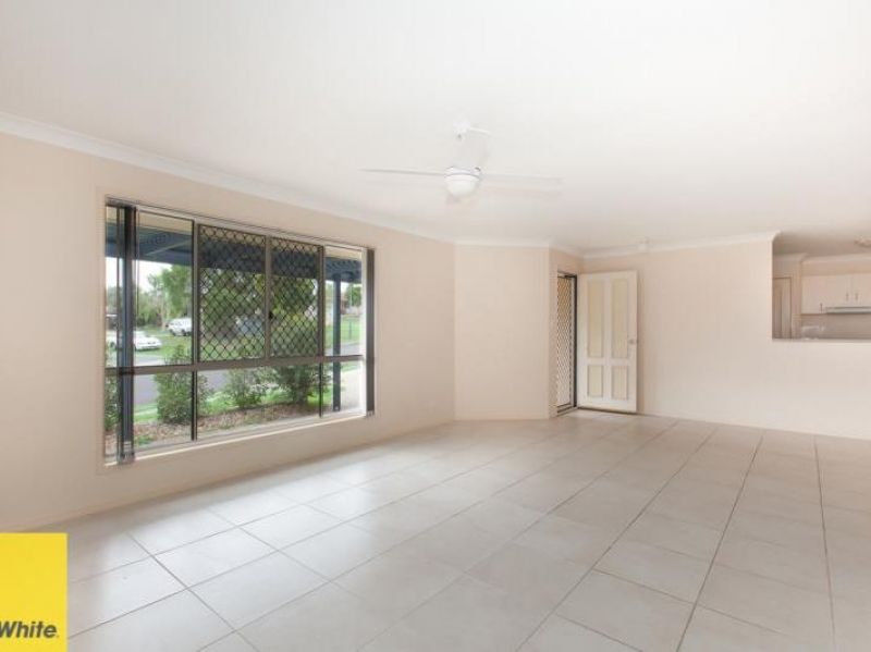92 Overland Drive, Edens Landing, QLD 4207