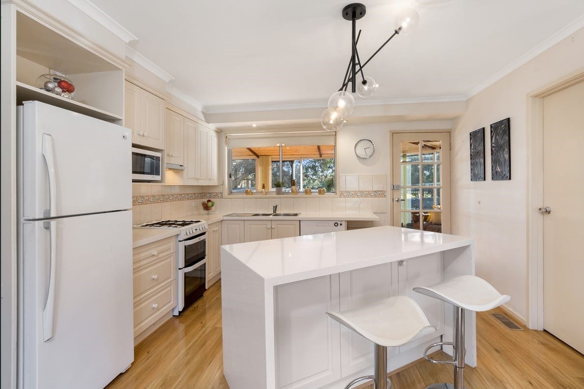 10 Peter Drive, Ferntree Gully, VIC 3156