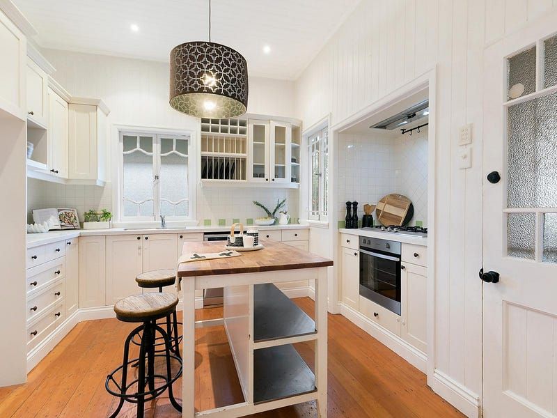 11 Sarah Street, Annerley, QLD 4103