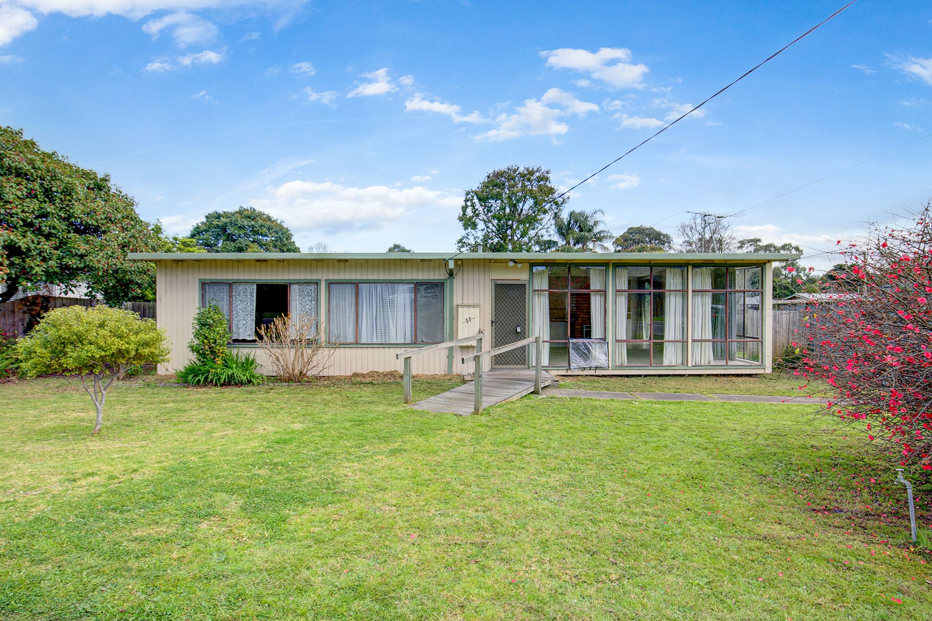 11 Manuka Drive, Ferntree Gully, VIC 3156
