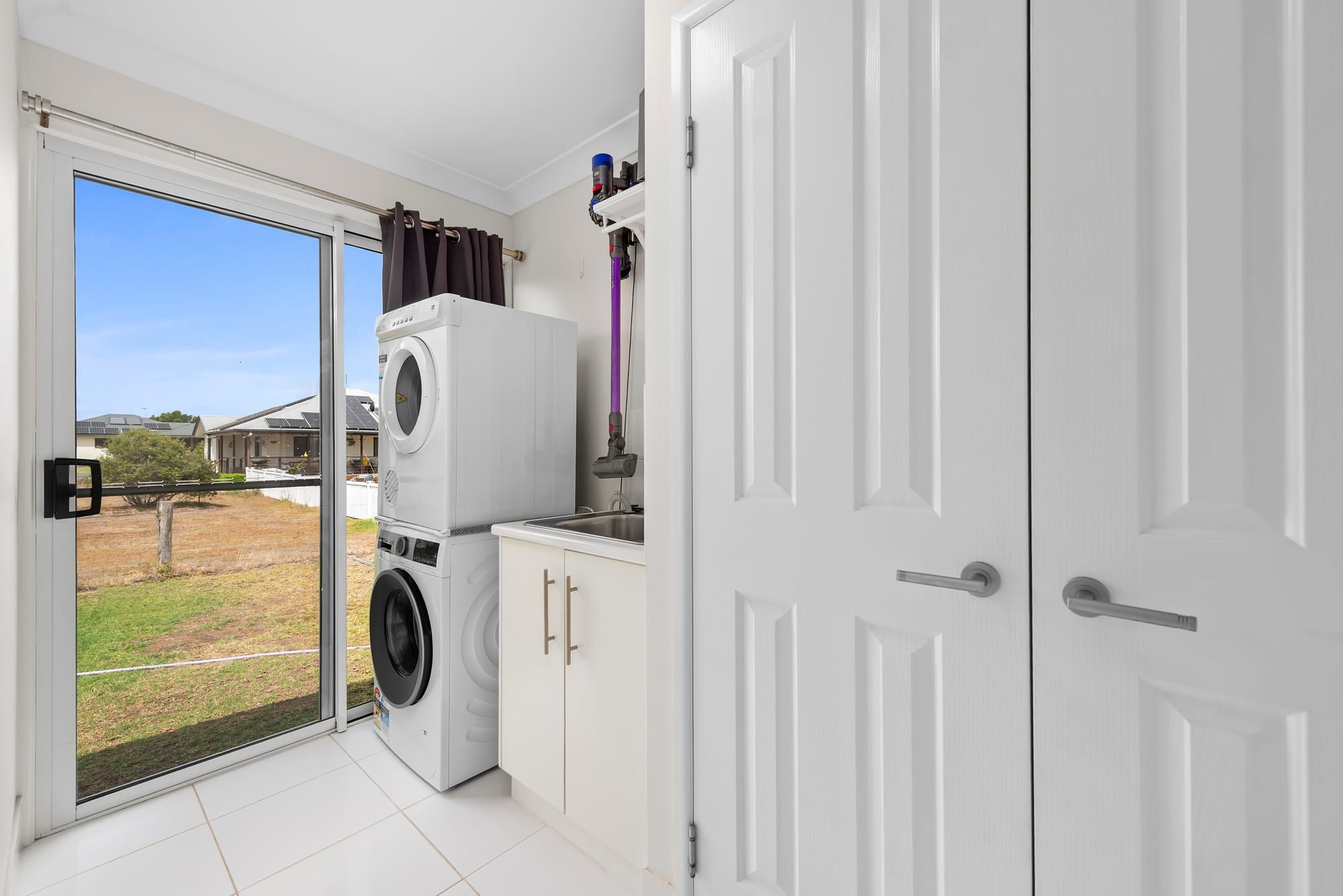 21 James Cook Drive — photo 12 of 17