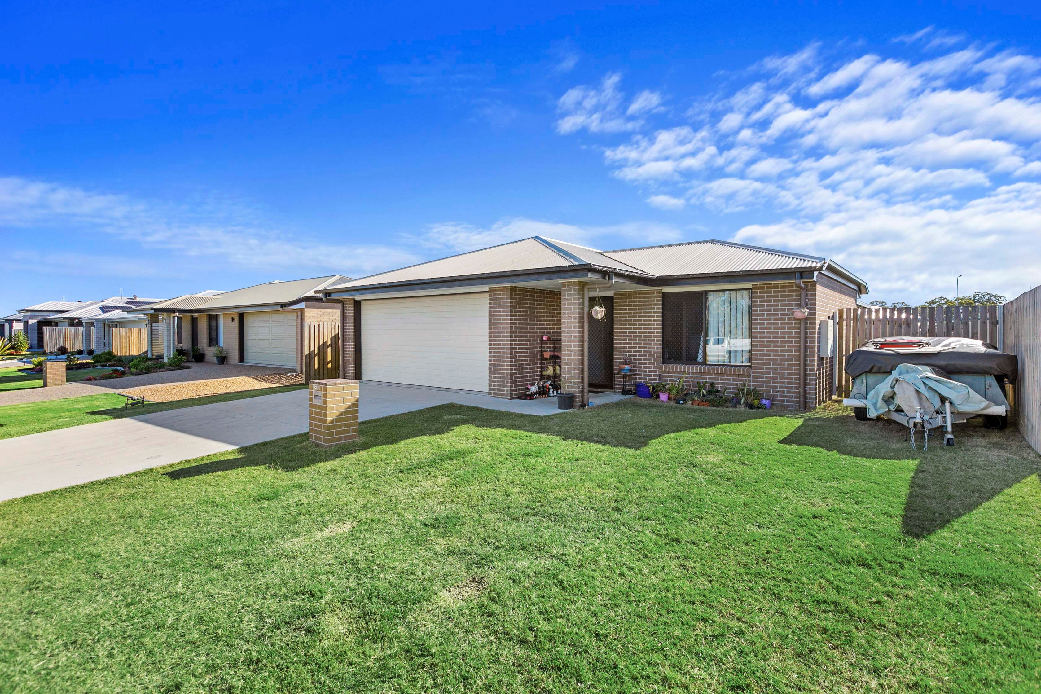 33 Waterside Way, Eli Waters, QLD 4655