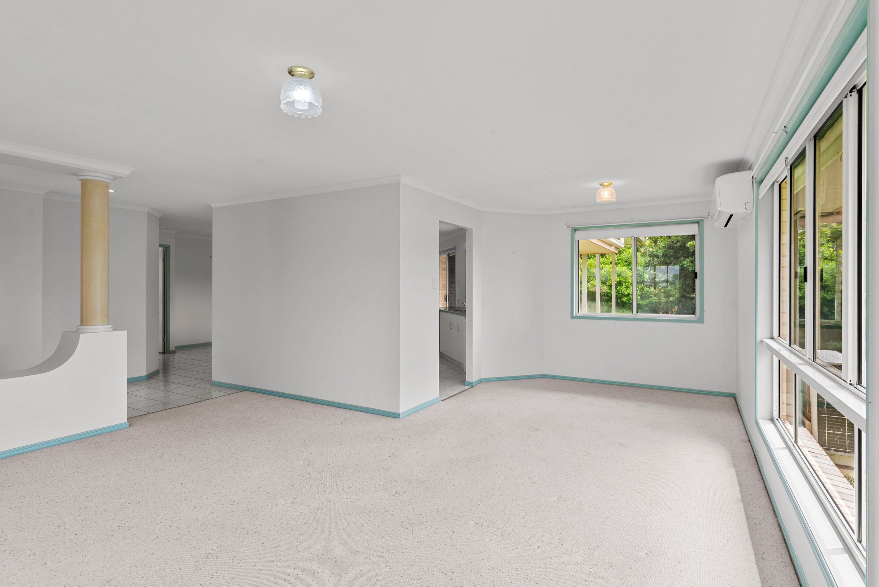 6 Colonial Court, Southside, QLD 4570