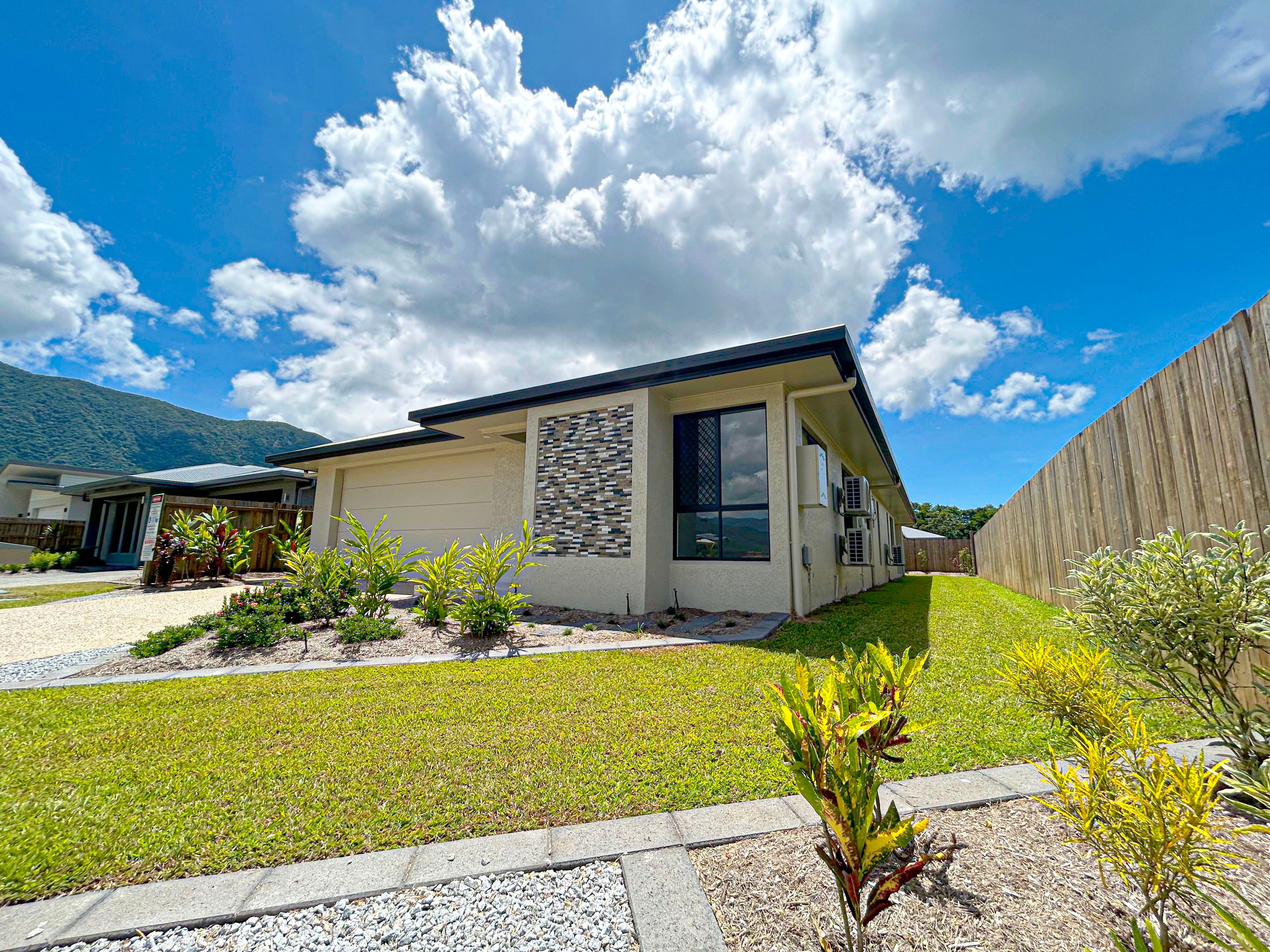 27 Sawyer Entrance, Redlynch, QLD 4870