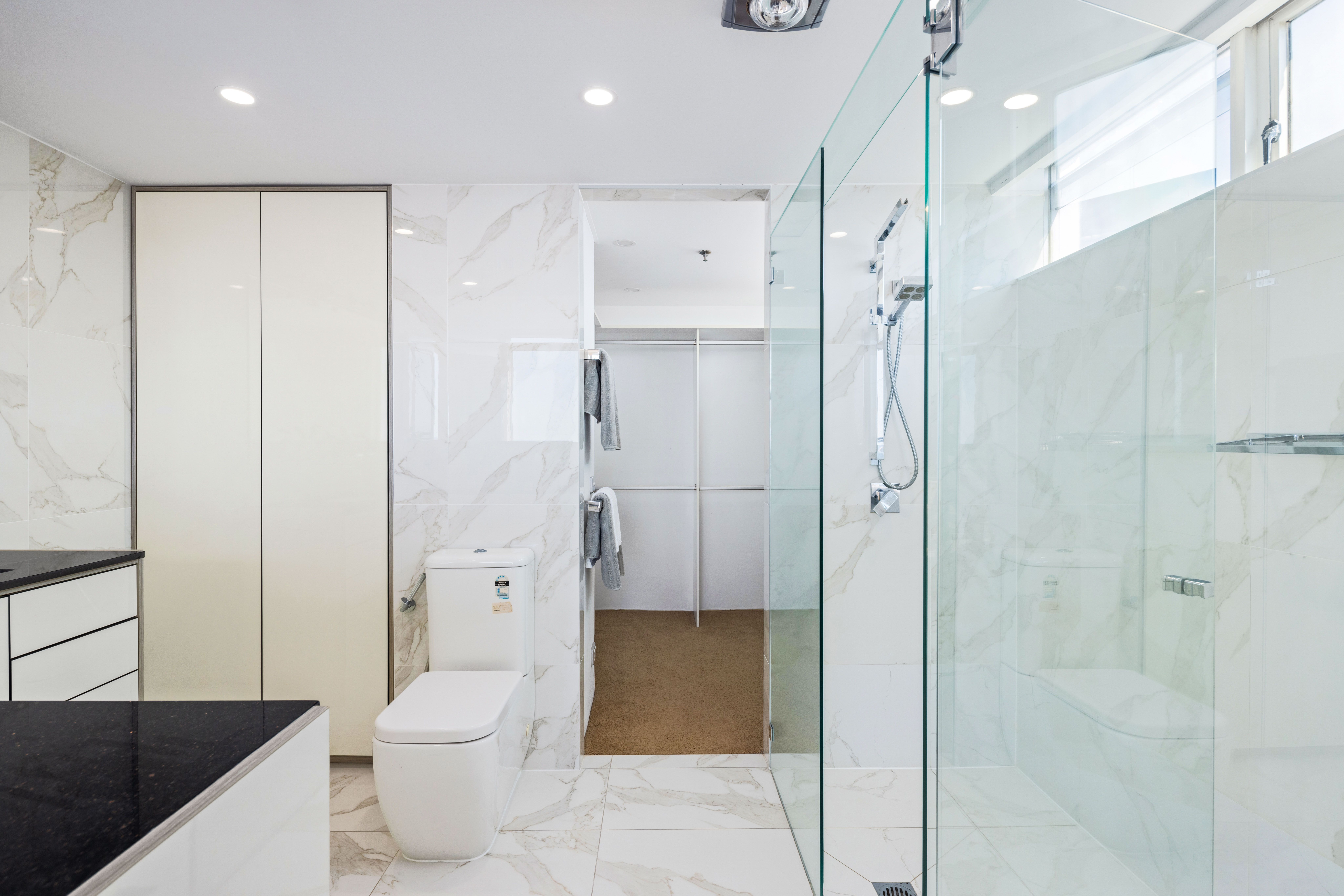 3301/3422 Surfers Paradise Boulevard — photo 7 of 12