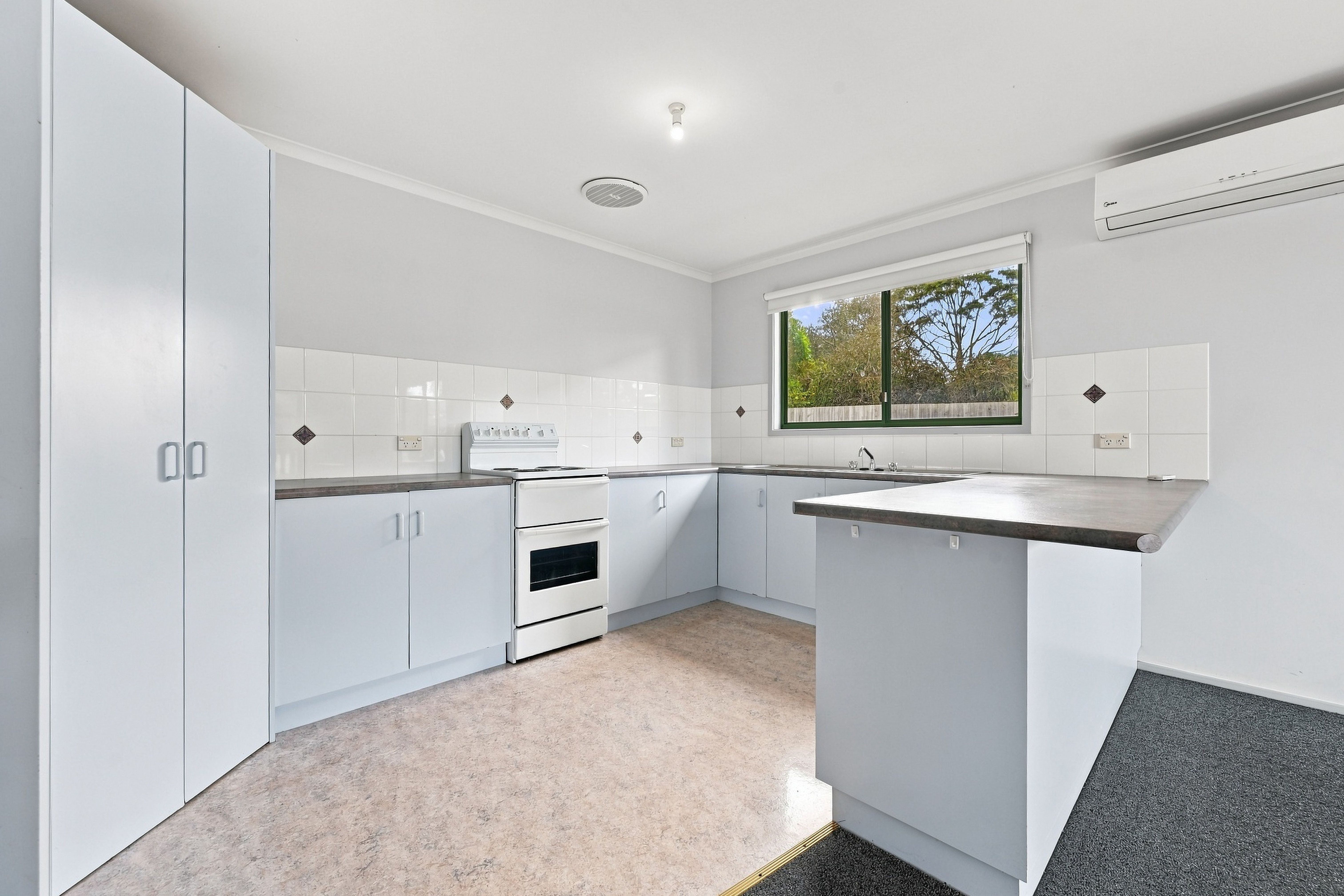 23 Kenneth Street — photo 6 of 19