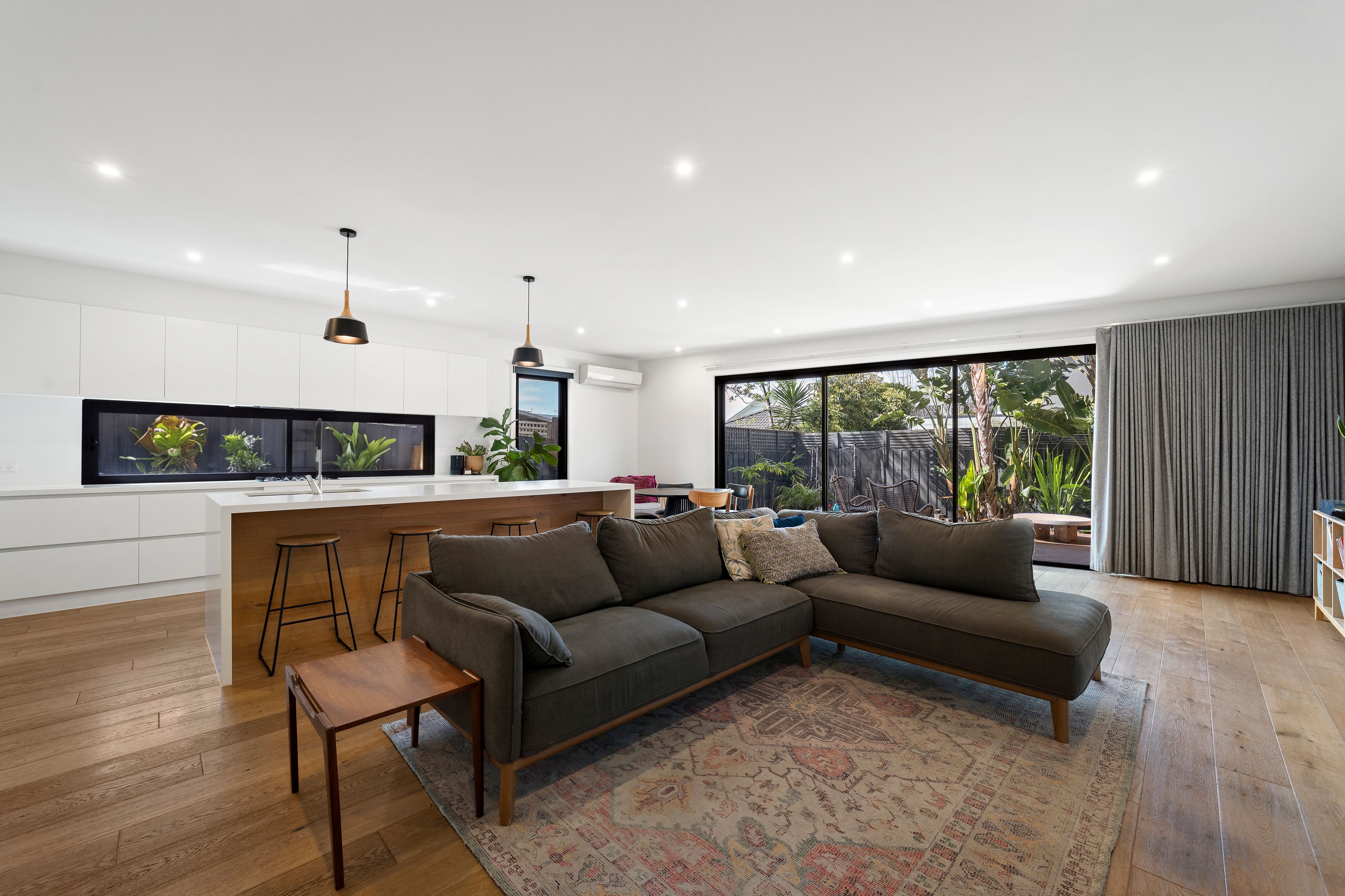 2/6 Mernda Avenue — photo 4 of 18