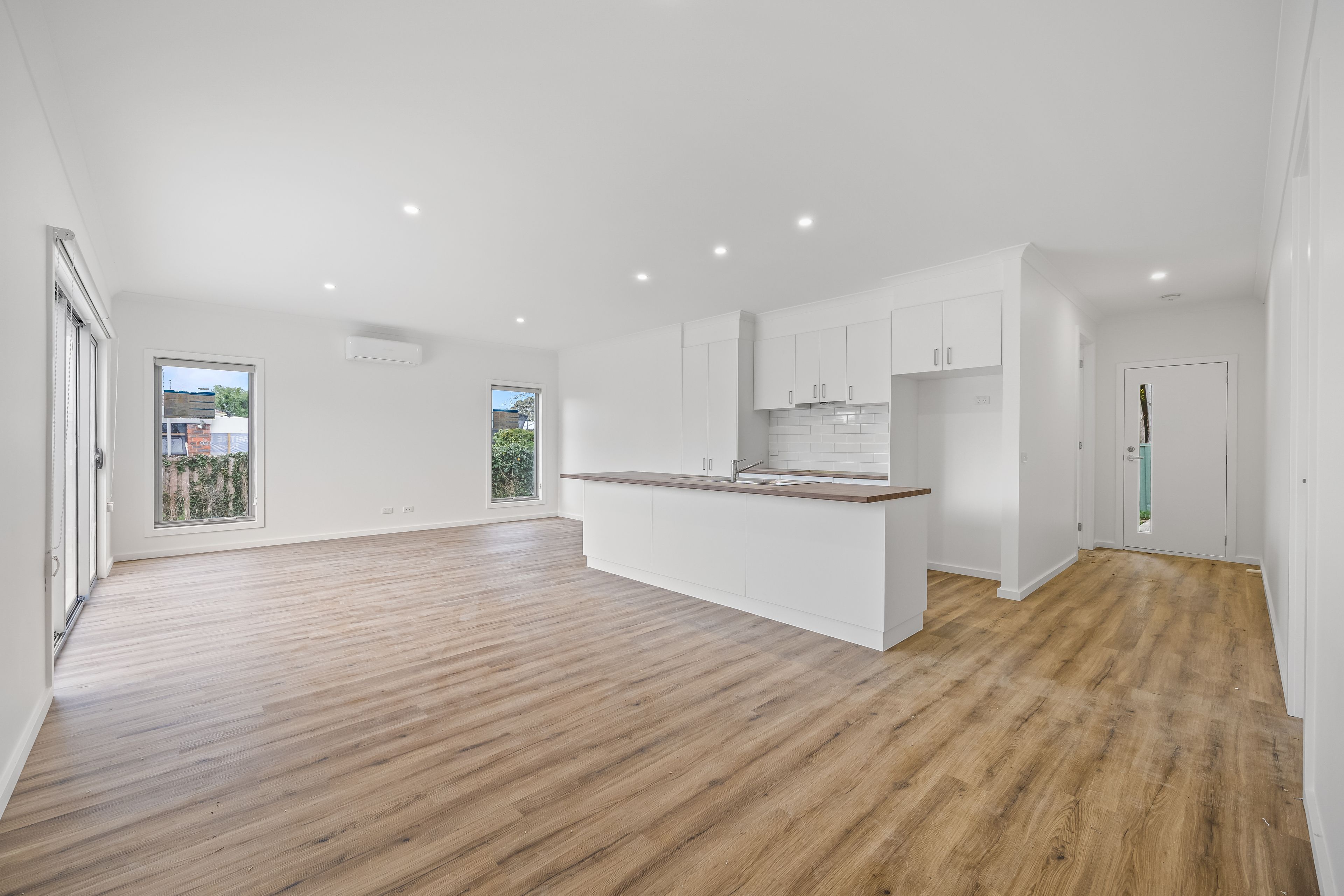 2/102A Lylia Avenue, Mount Clear, VIC 3350