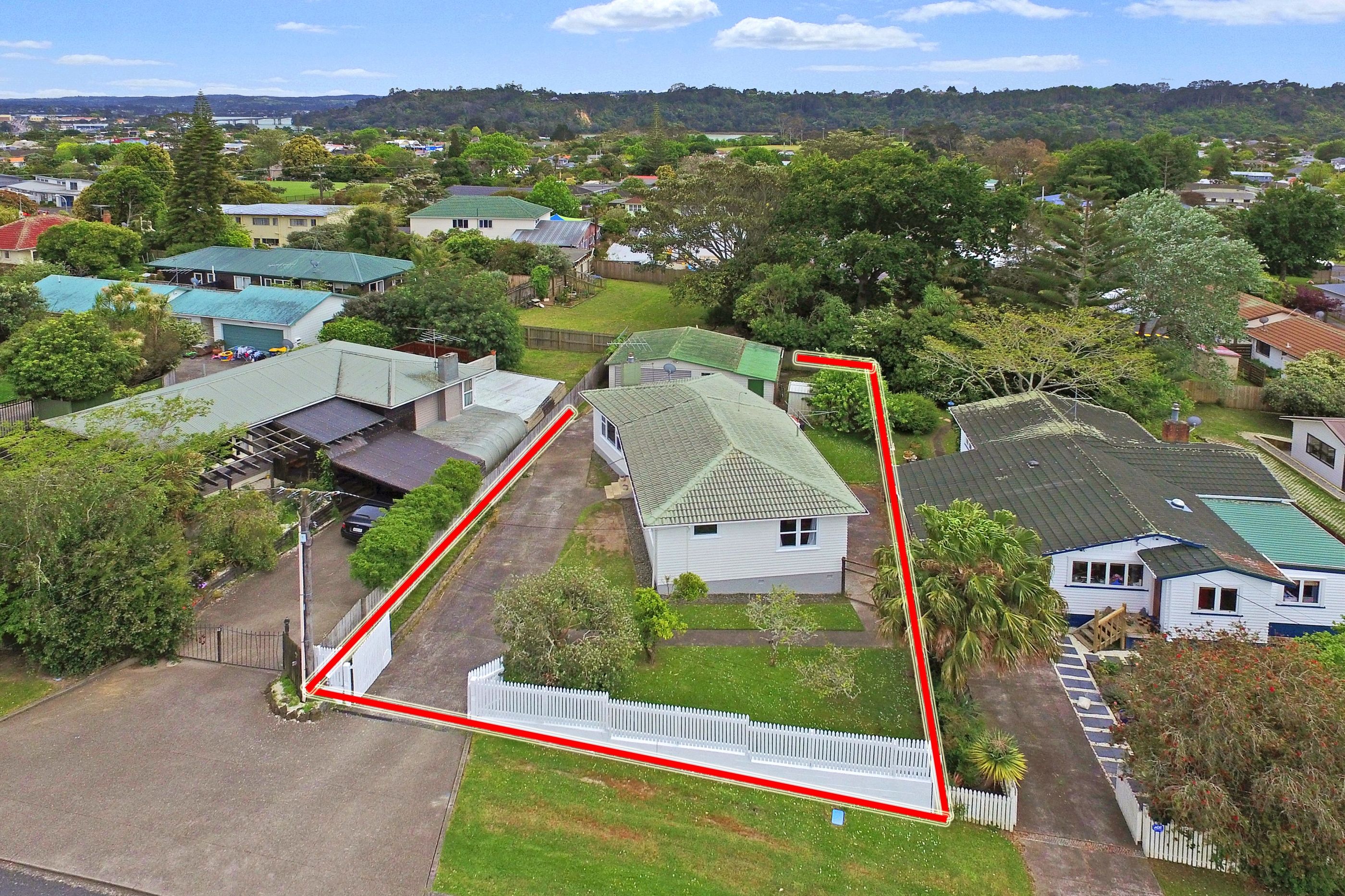 6 Fairclough Road, Beach Haven, North Shore City