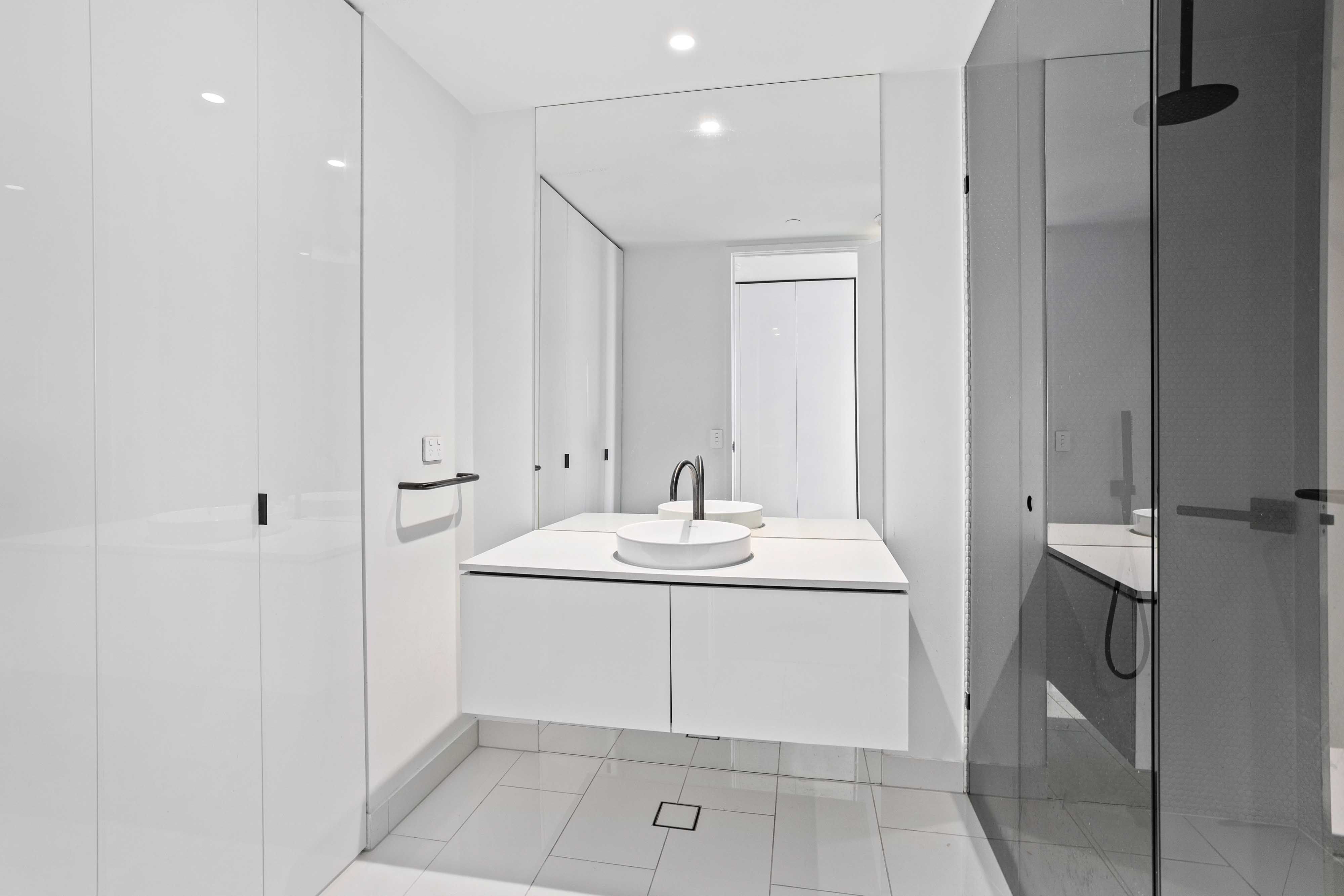 2509/1328 Gold Coast Highway — photo 10 of 18