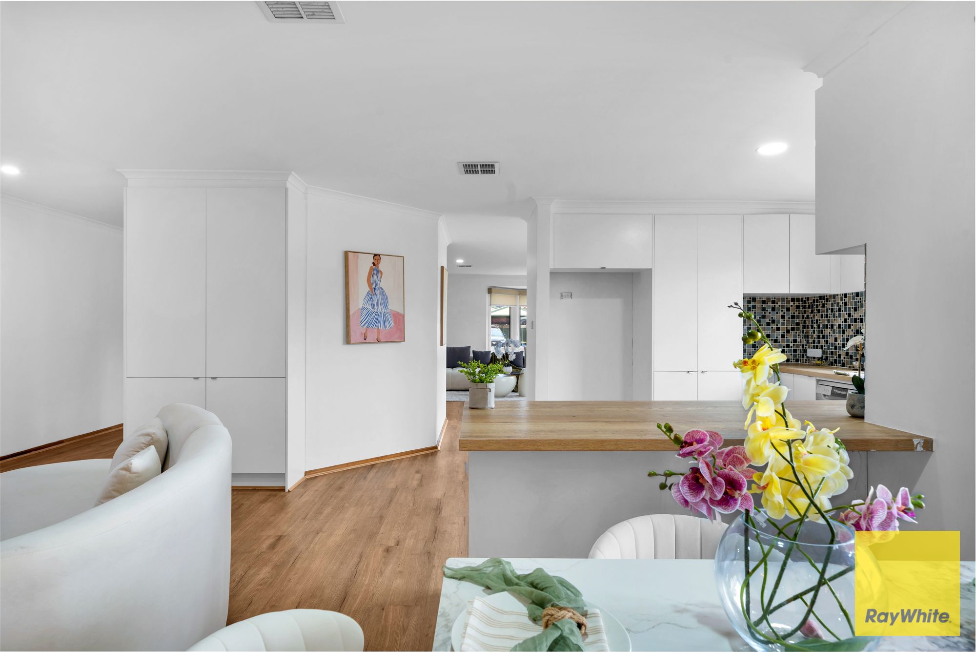 10 Ashton Crescent — photo 10 of 30