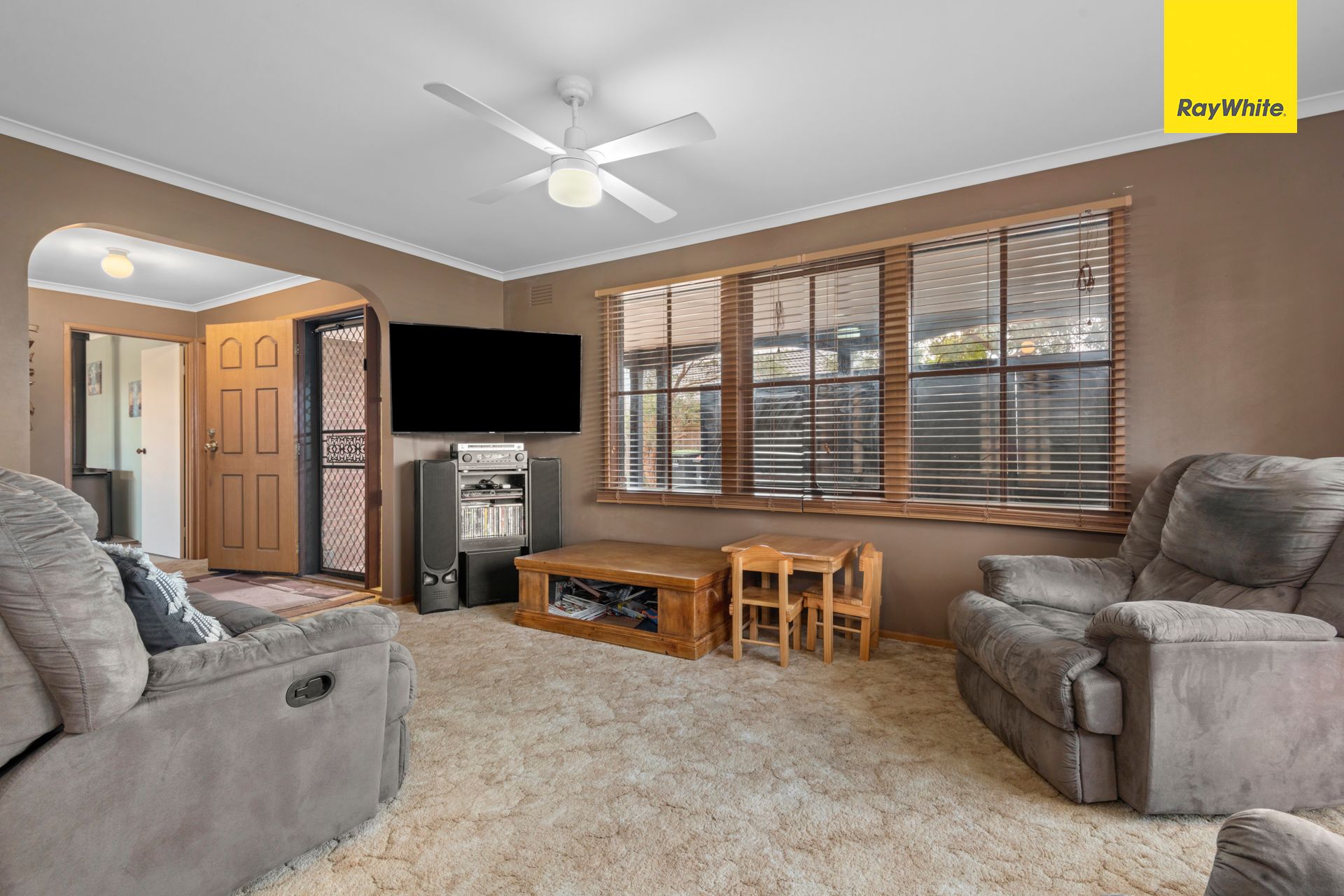 24 Crestmont Drive, Melton South, VIC 3338