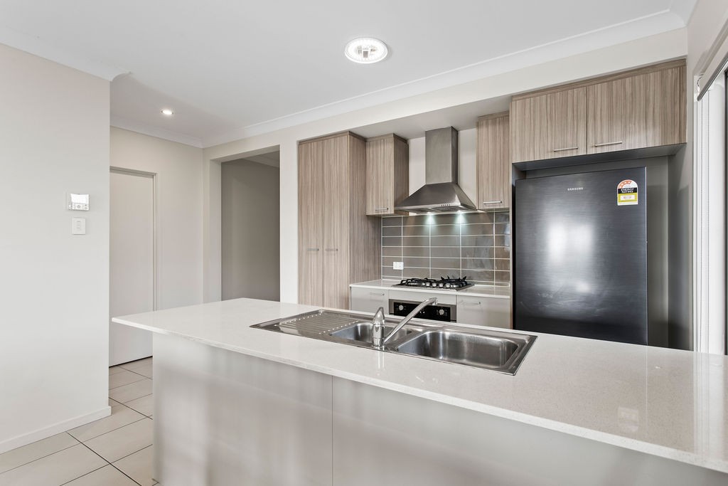 24 Groeschel Court, Goodna, QLD 4300
