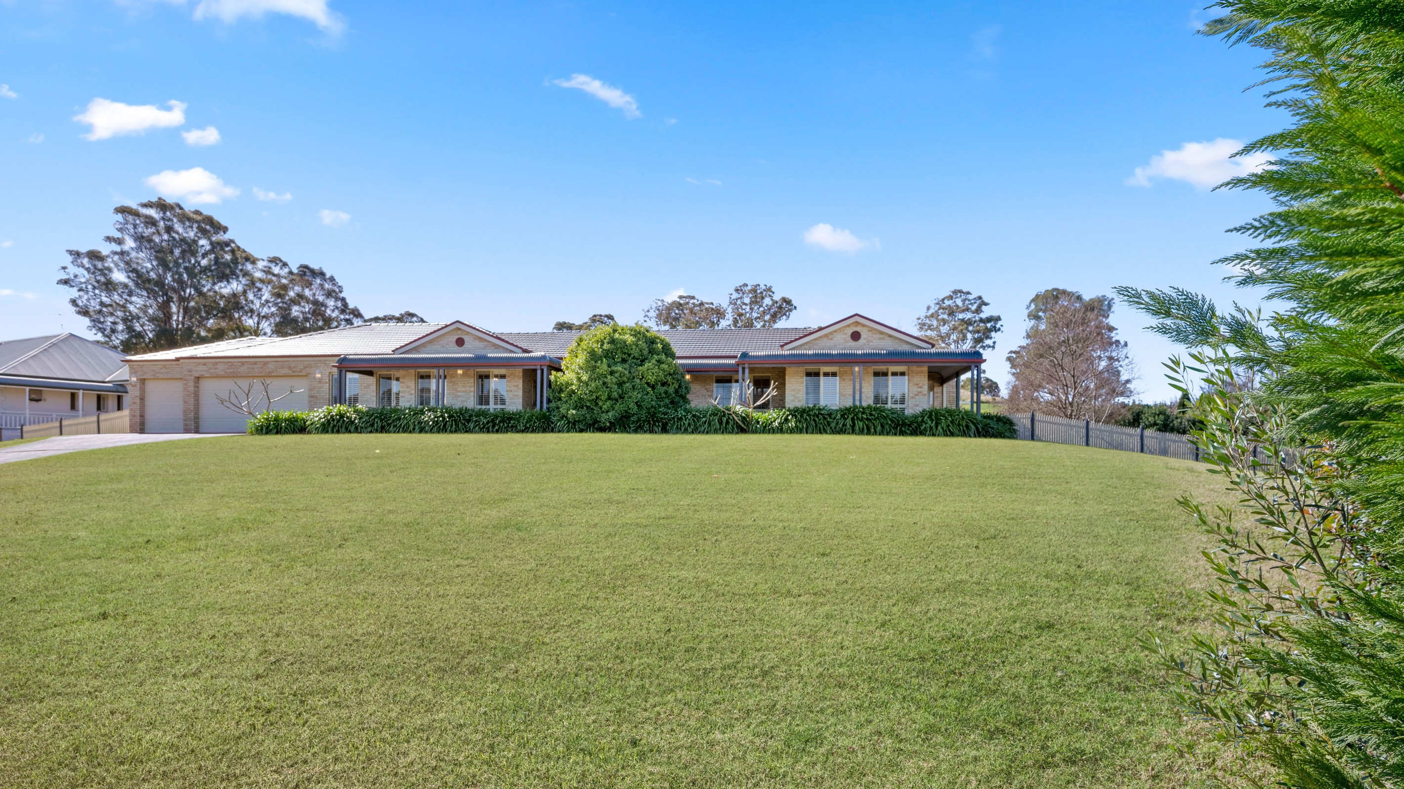 4 The Glade, Kirkham, NSW 2570