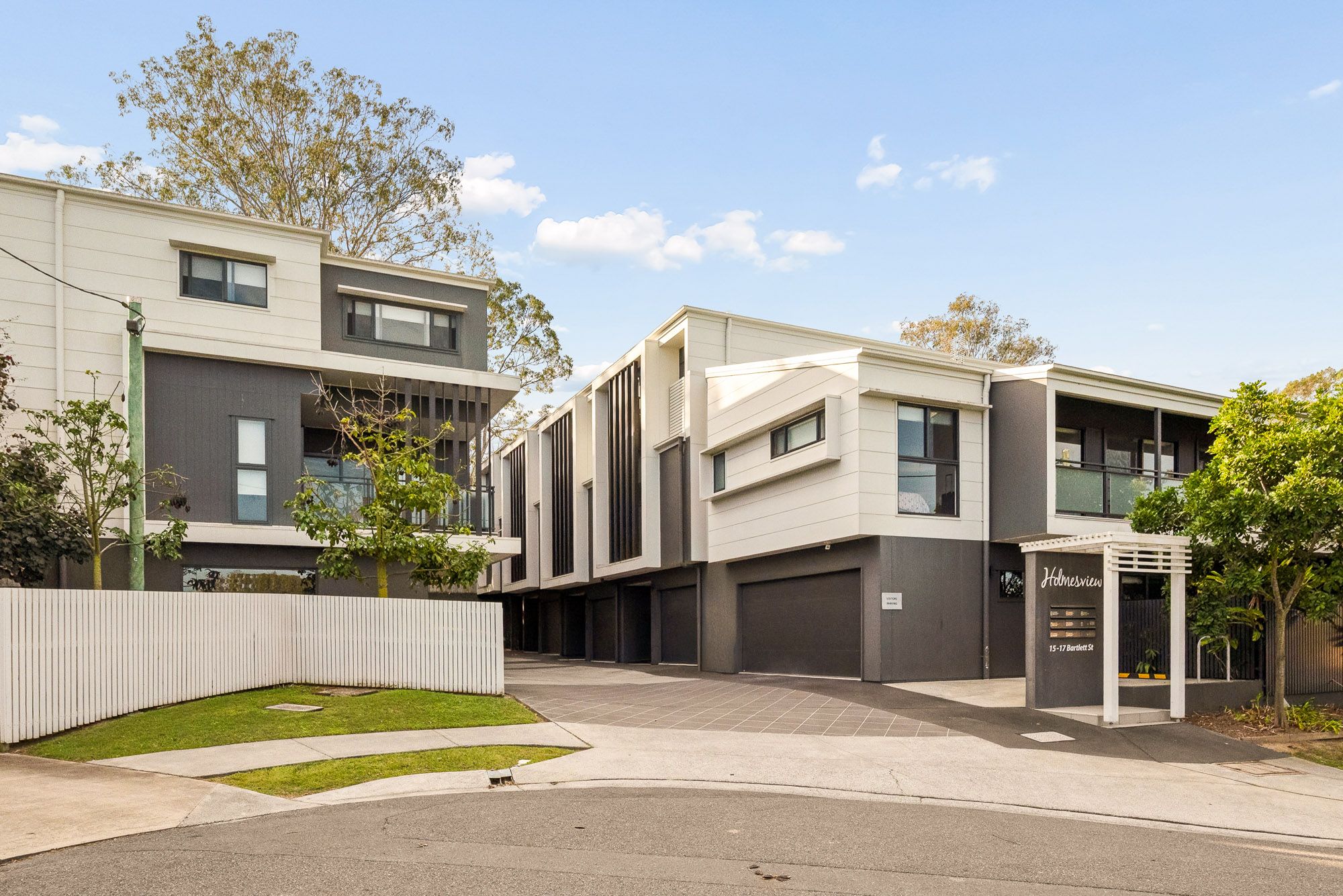 7/15 Bartlett Street — photo from Ray White Bulimba