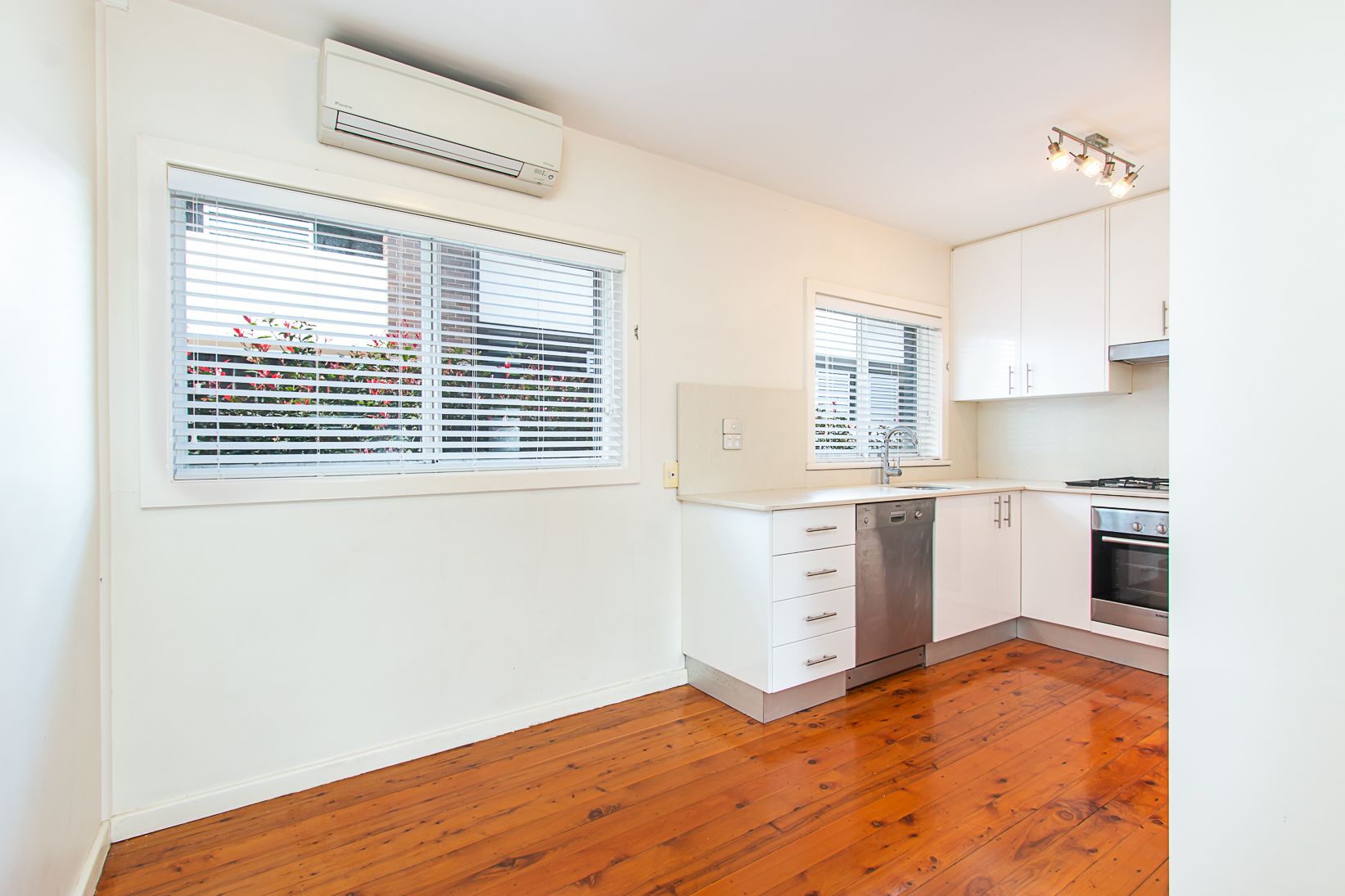 2/14 Frederick Street, Charlestown, NSW 2290