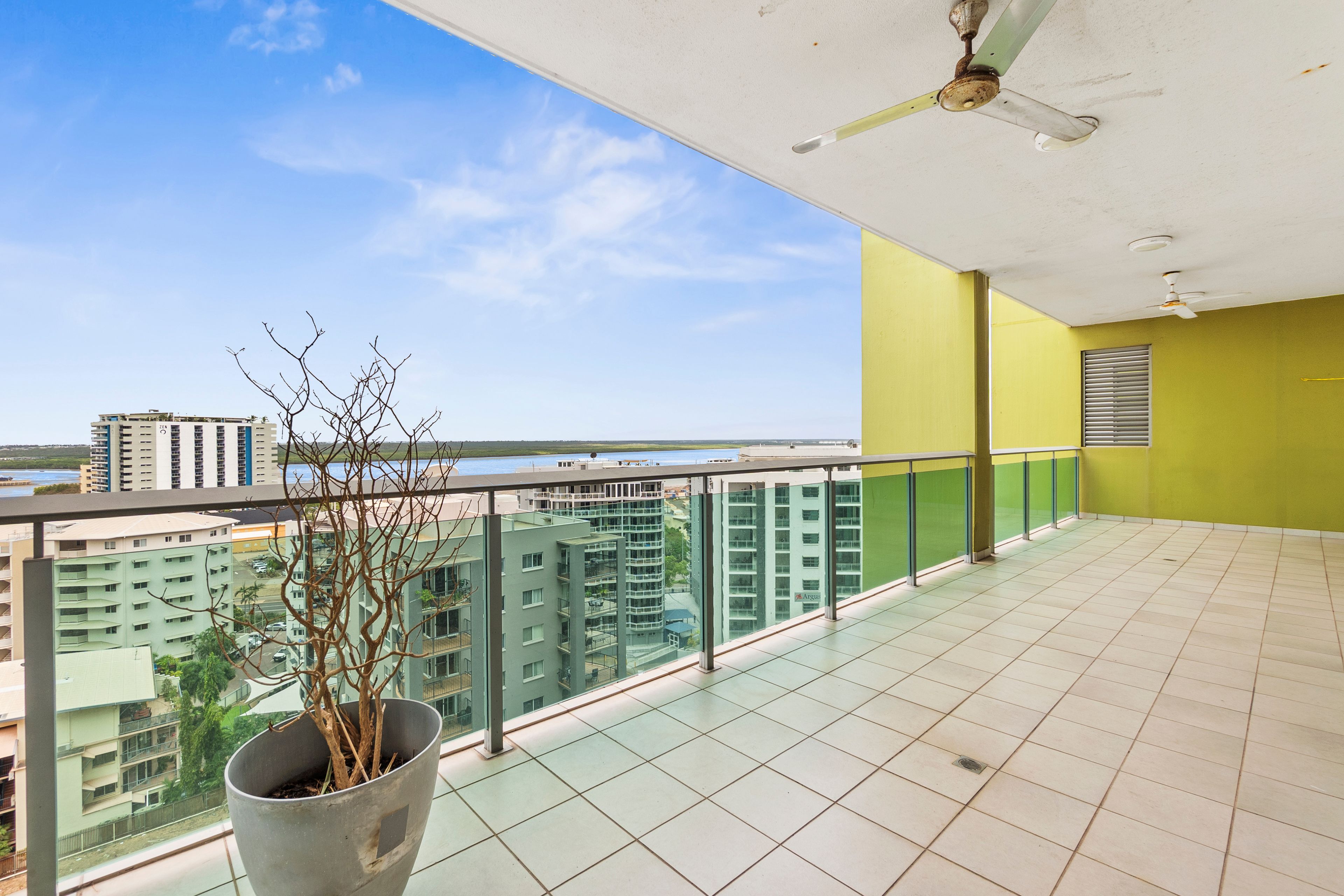 14/29 Woods Street — photo from Ray White Bayside